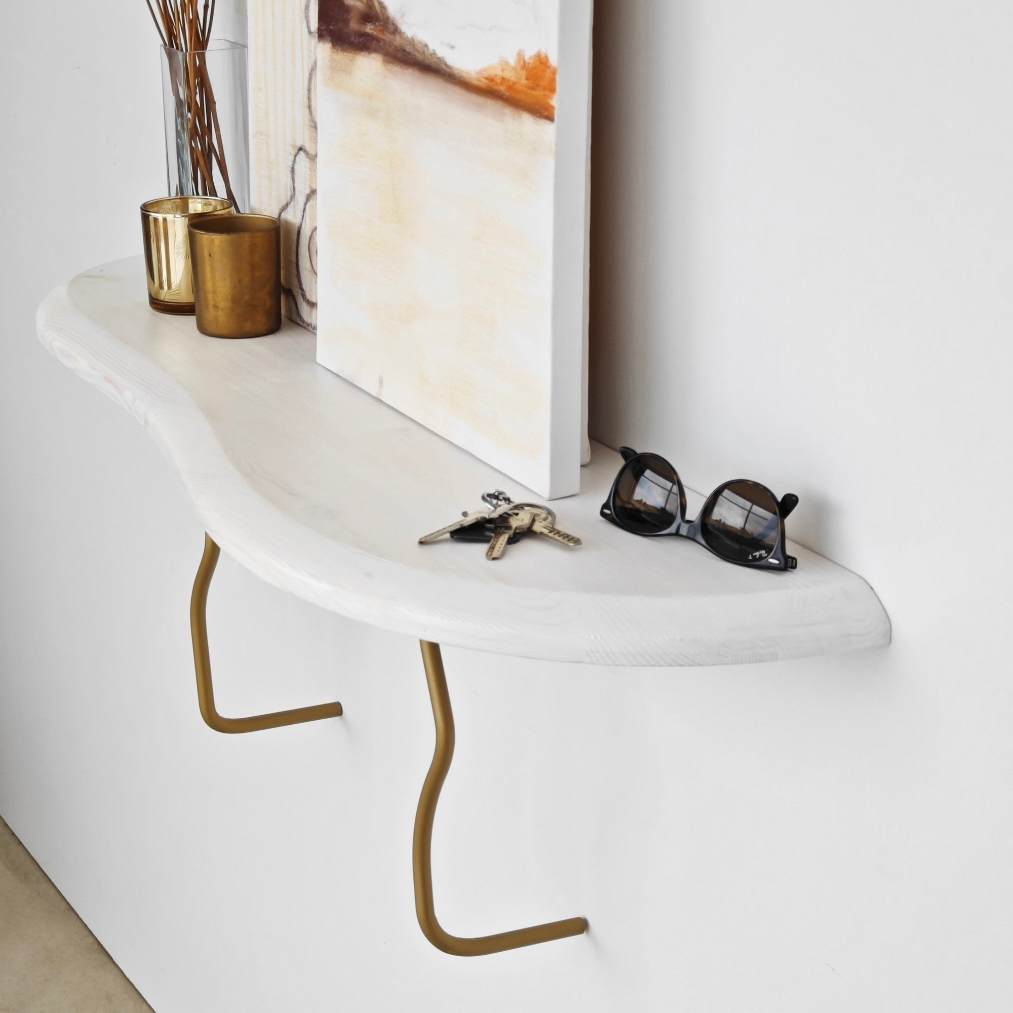 Prateleira de Parede Elegante, 99 cm x 22 cm, 100% madeira de pinho e estrutura de metal, acabamento dourado e branco | Solução de Armazenamento Elegante para Decoração de Casa e Escritório