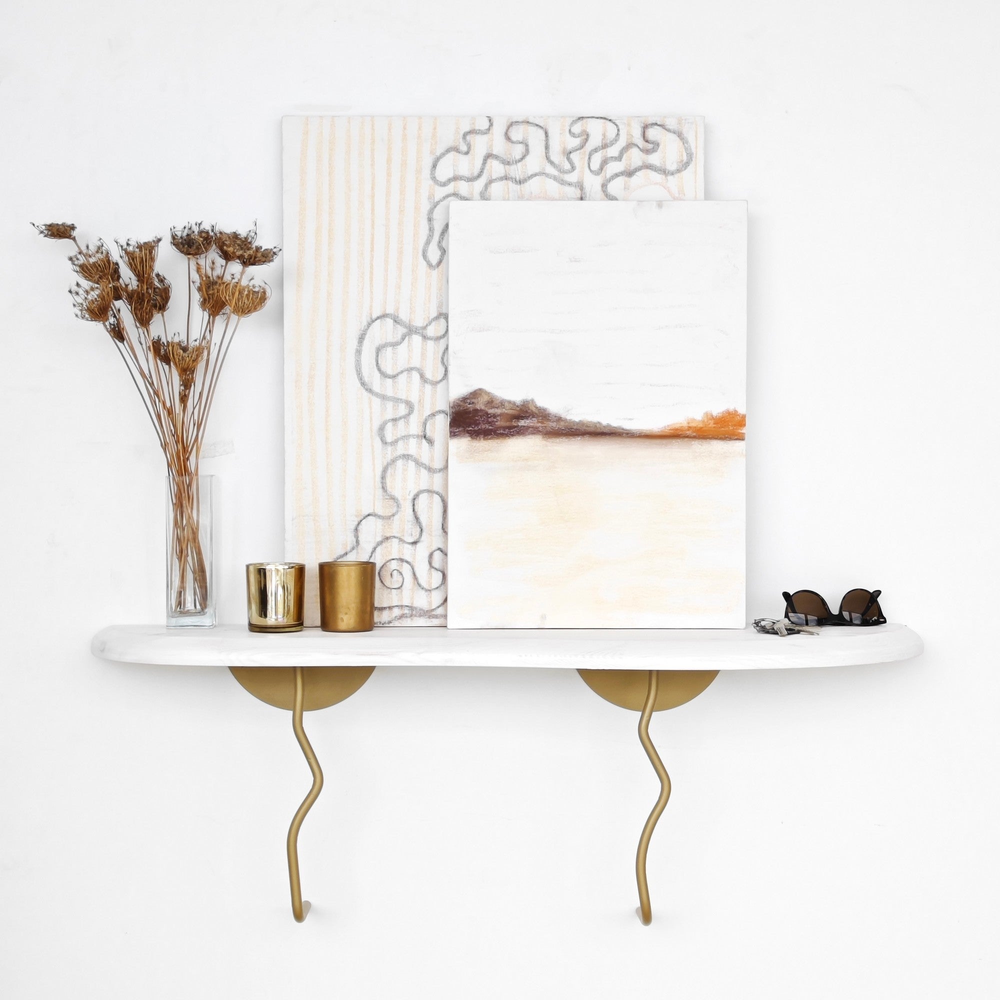 Prateleira de Parede Elegante, 99 cm x 22 cm, 100% madeira de pinho e estrutura de metal, acabamento dourado e branco | Solução de Armazenamento Elegante para Decoração de Casa e Escritório