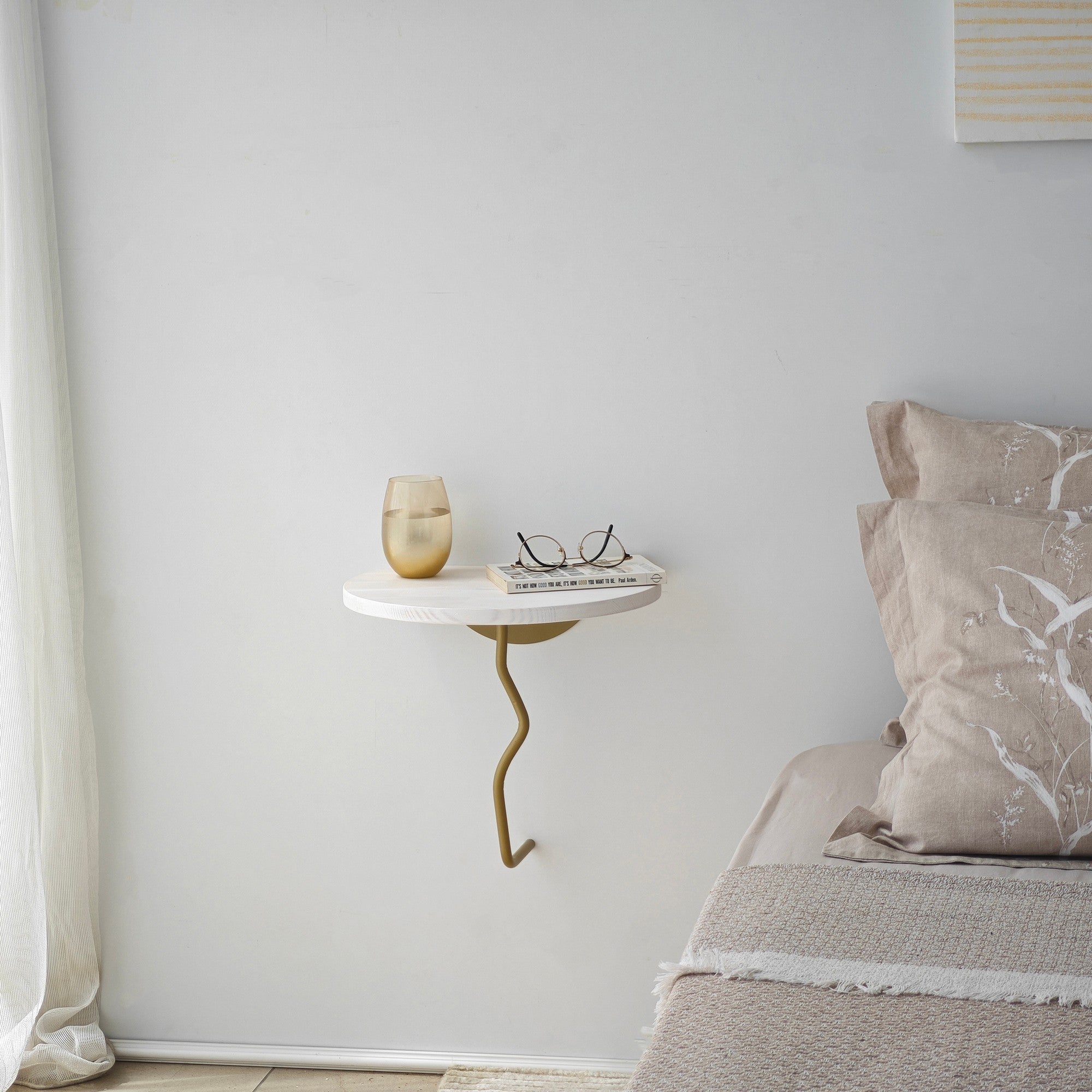 Prateleira de Parede Elegante, 35 x 35 cm, Dourado e Branco | 100% Madeira de Pinho com Estrutura de Metal Resistente | Perfeita para Decoração Moderna e Soluções de Armazenamento