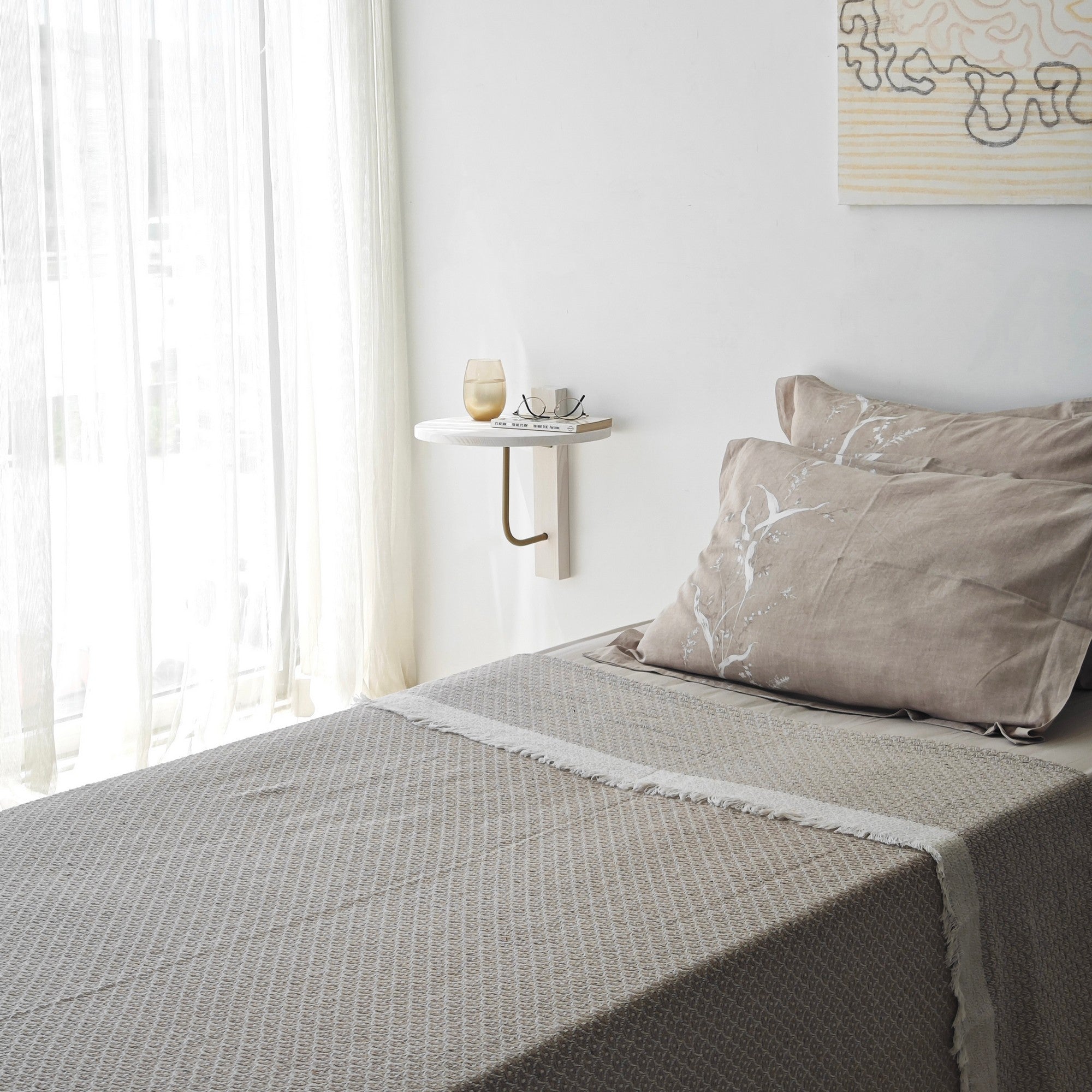Prateleira de Parede Elegante, 35 x 35 cm, Dourado e Branco | 100% Madeira de Pinho com Estrutura de Metal Resistente | Perfeita para Decoração Moderna e Soluções de Armazenamento