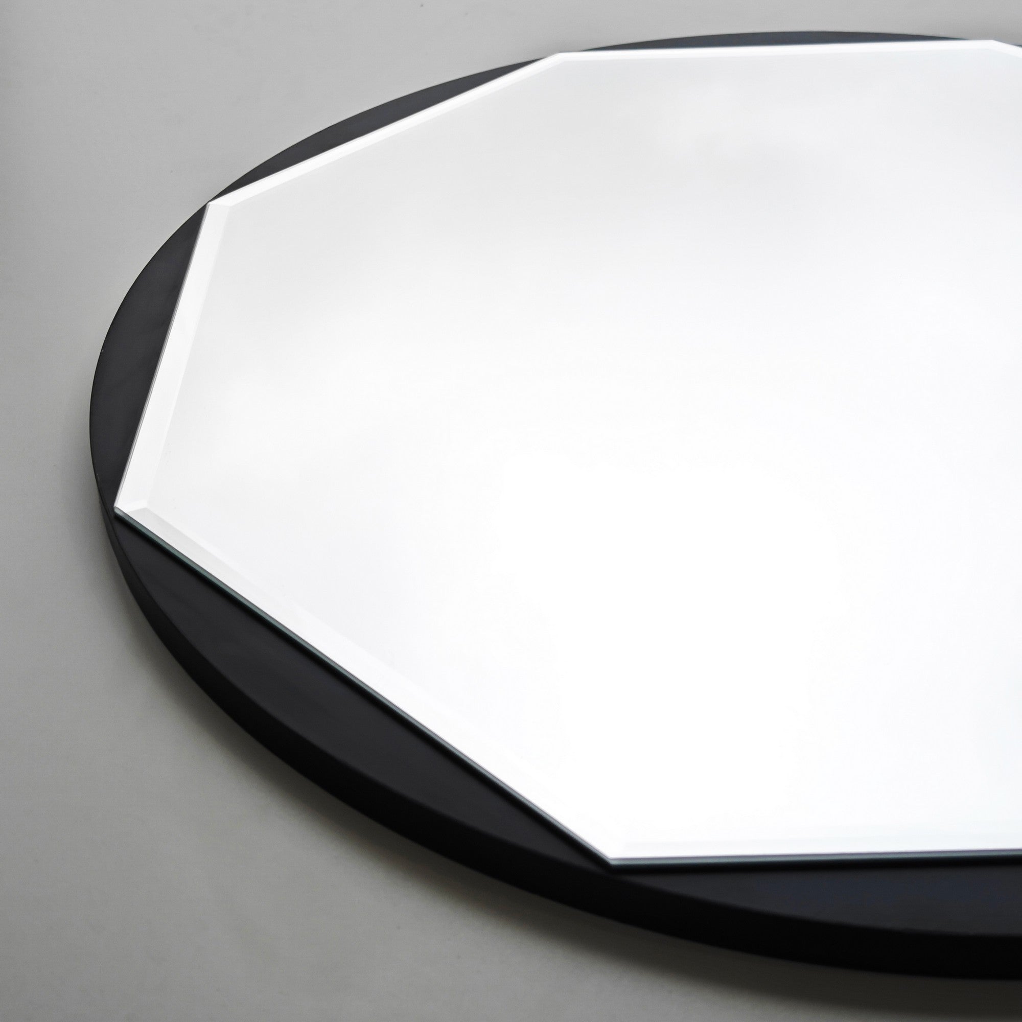 Espelho elegante de parede preto, 60 x 60 cm | Painel de partículas 100% revestido em melamina, cintas de PVC | Design Flotal-E ajustável e ecológico