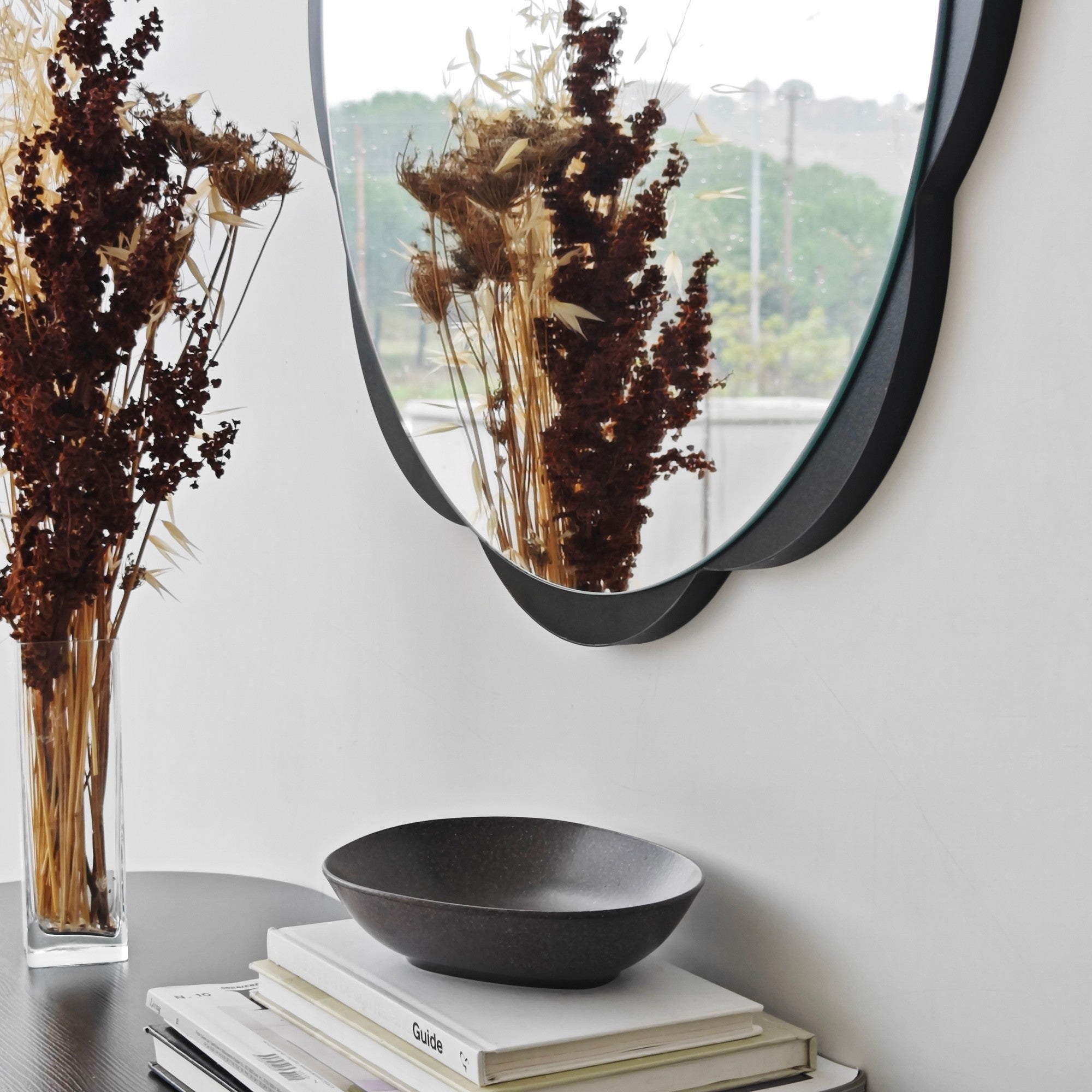 Espelho elegante de parede preto, 65 x 65 cm | Painel de partículas 100% revestido em melamina, cintas de PVC | Design ajustável e ecológico para espaços modernos