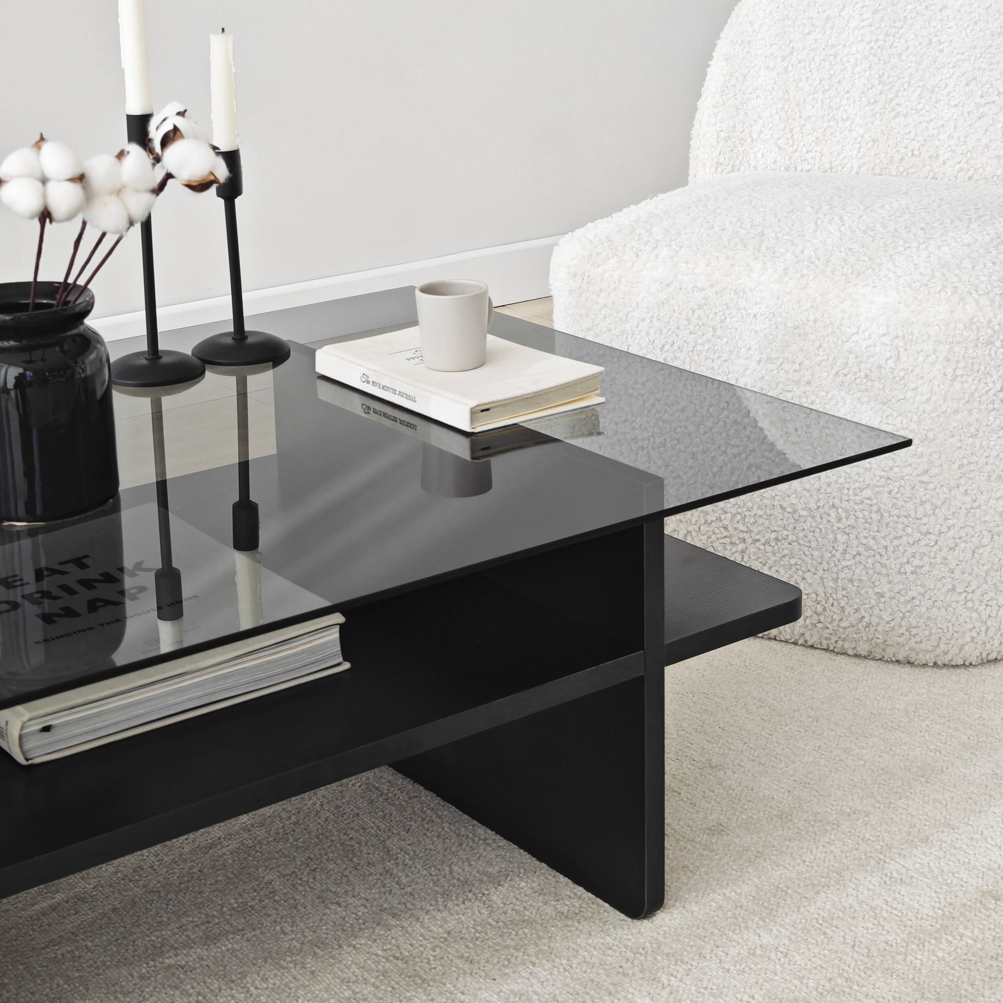 Mesa de Centro – 105cm x 35cm x 65cm – Fumado e Preto – Vidro e Aglomerado