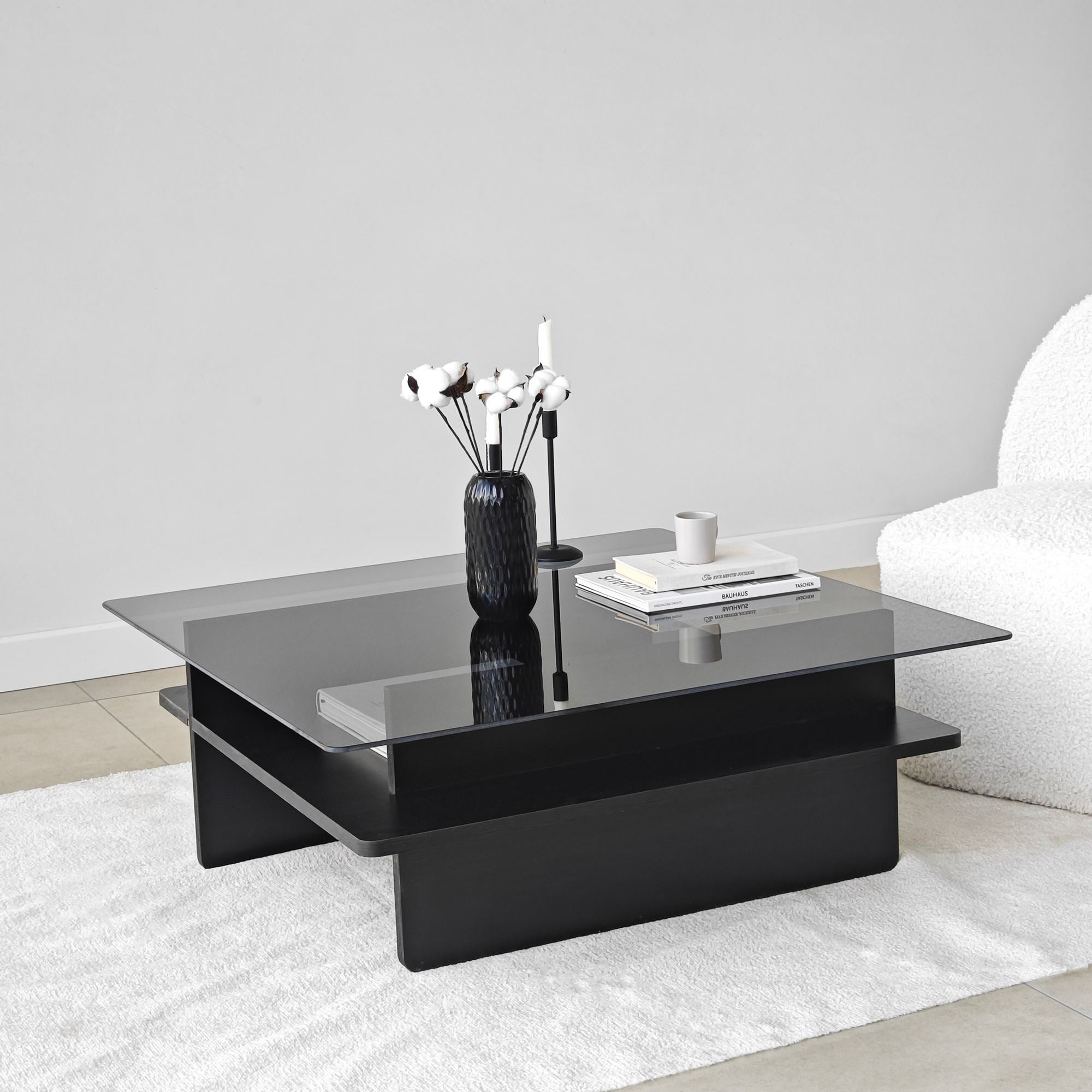 Mesa de Centro – 90cm x 35cm x 90cm – Preto e Fumaça – Vidro e Aglomerado