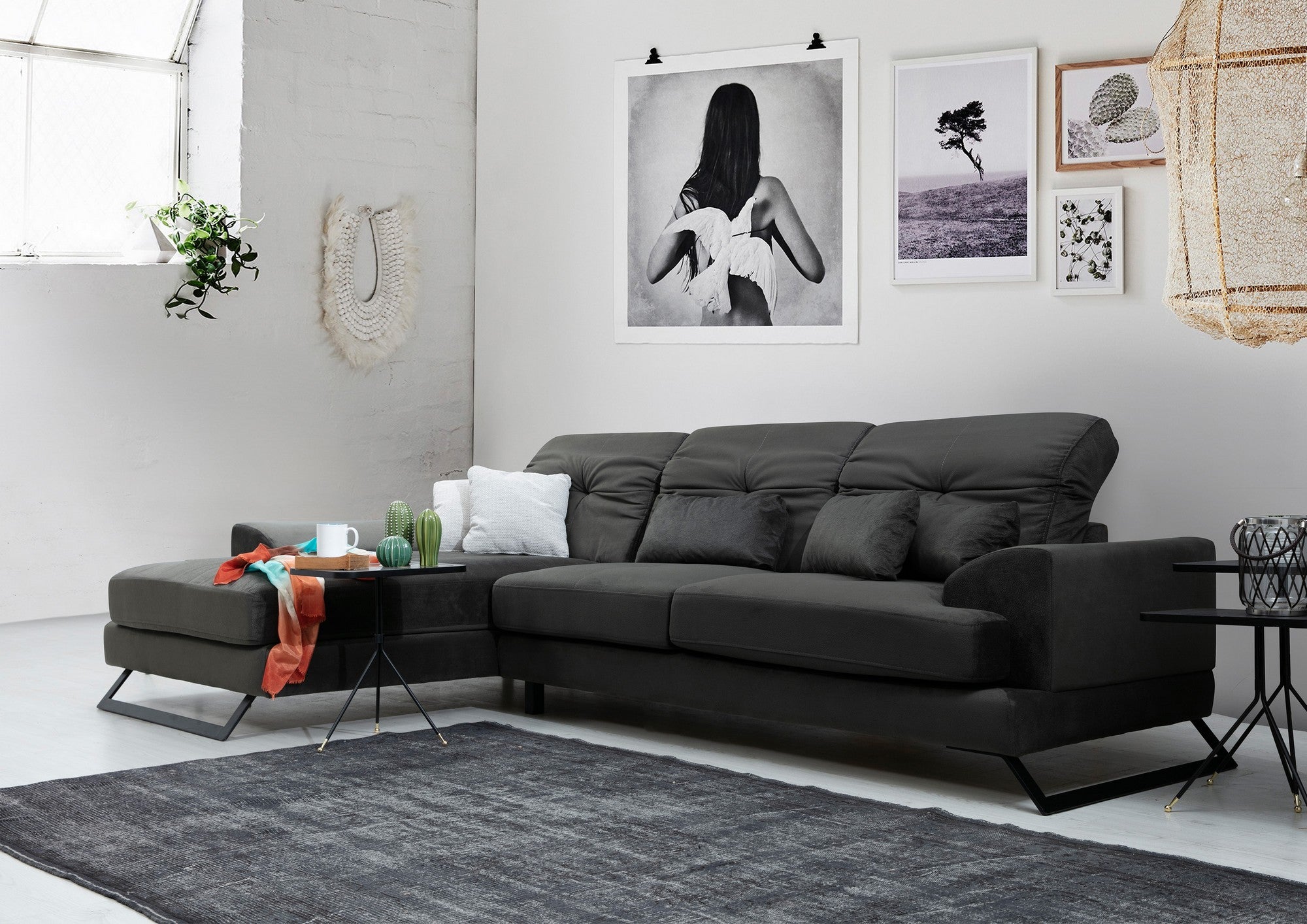 Sofá de canto elegante, cinza antracite, 304 x 190 x 92 cm | Estrutura em madeira de faia e aglomerado, encosto ajustável, almofadas de espuma macia | Design industrial moderno