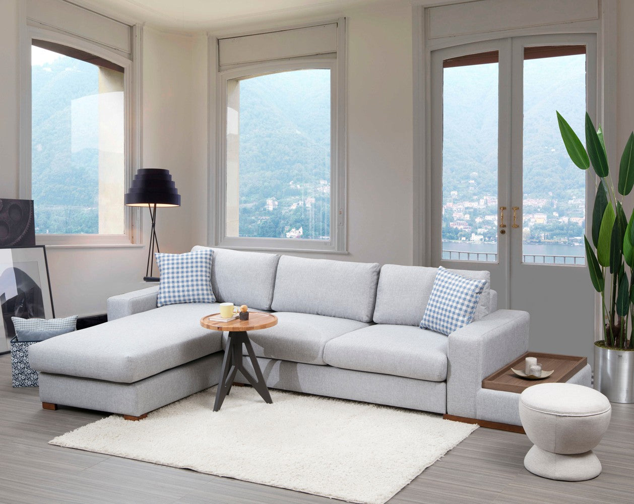 Sofá de canto elegante com pernas de nogueira, tecido cinza claro, 332 x 194 cm | 100% poliéster, almofadas portáteis, perfeito para decoração escandinava e hoteleira