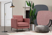 Poltrona Elegante Rosa, Estrutura em Madeira de Faia e Aglomerado, 81x87x90 cm | Tecido 100% Poliéster Macio, Pernas em Metal Preto Fosco | Perfeita para Decoração Industrial e Hoteleira Moderna