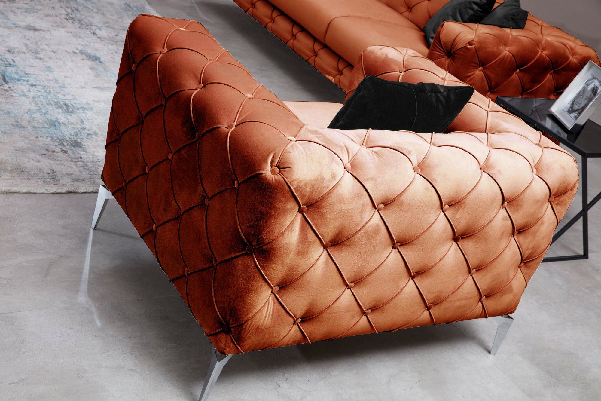 Poltrona – 108 cm x 70 cm x 90 cm – Laranja – Madeira de faia e Aglomerado