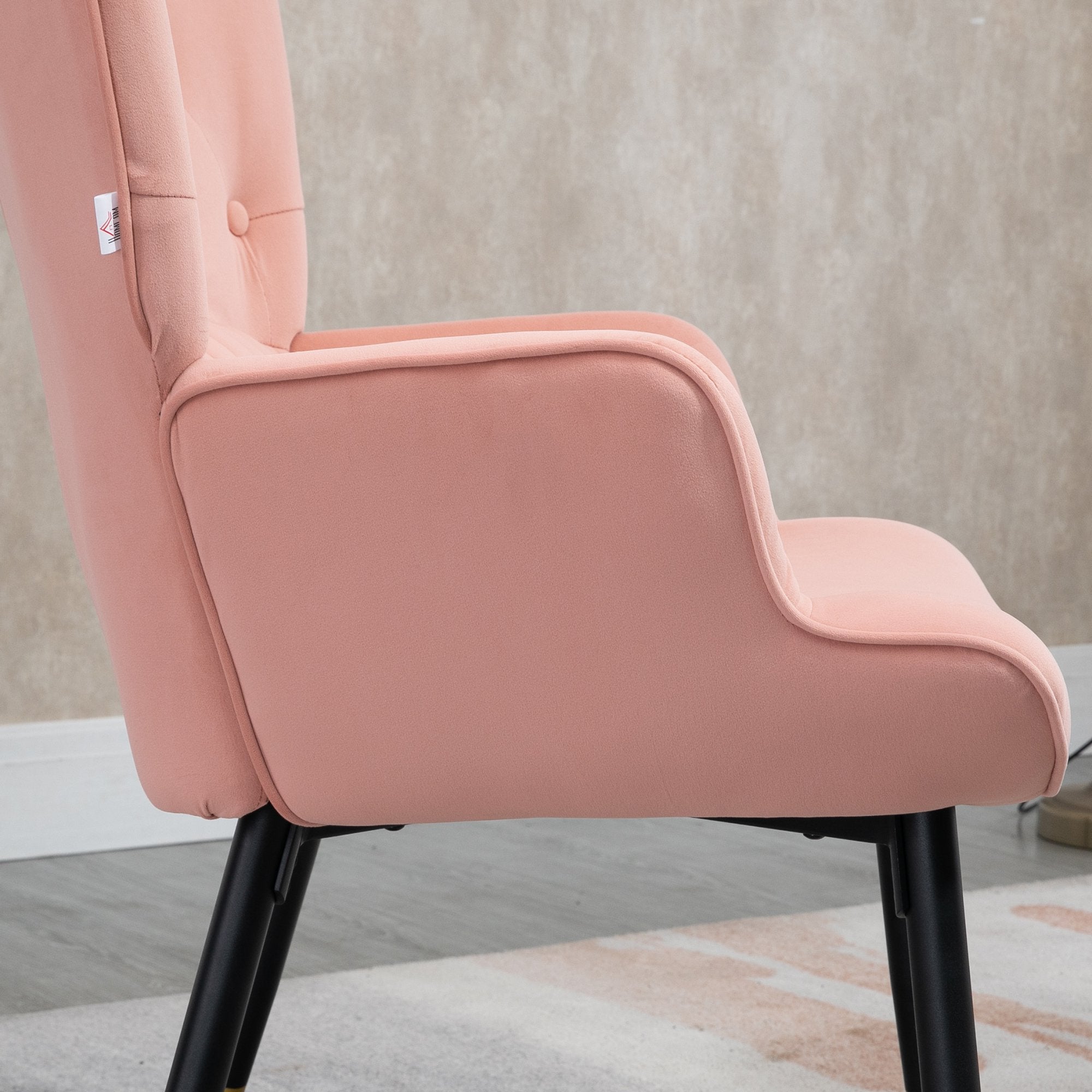 Poltrona Estofada – 68x72x103cm – Cor-de-Rosa – Veludo