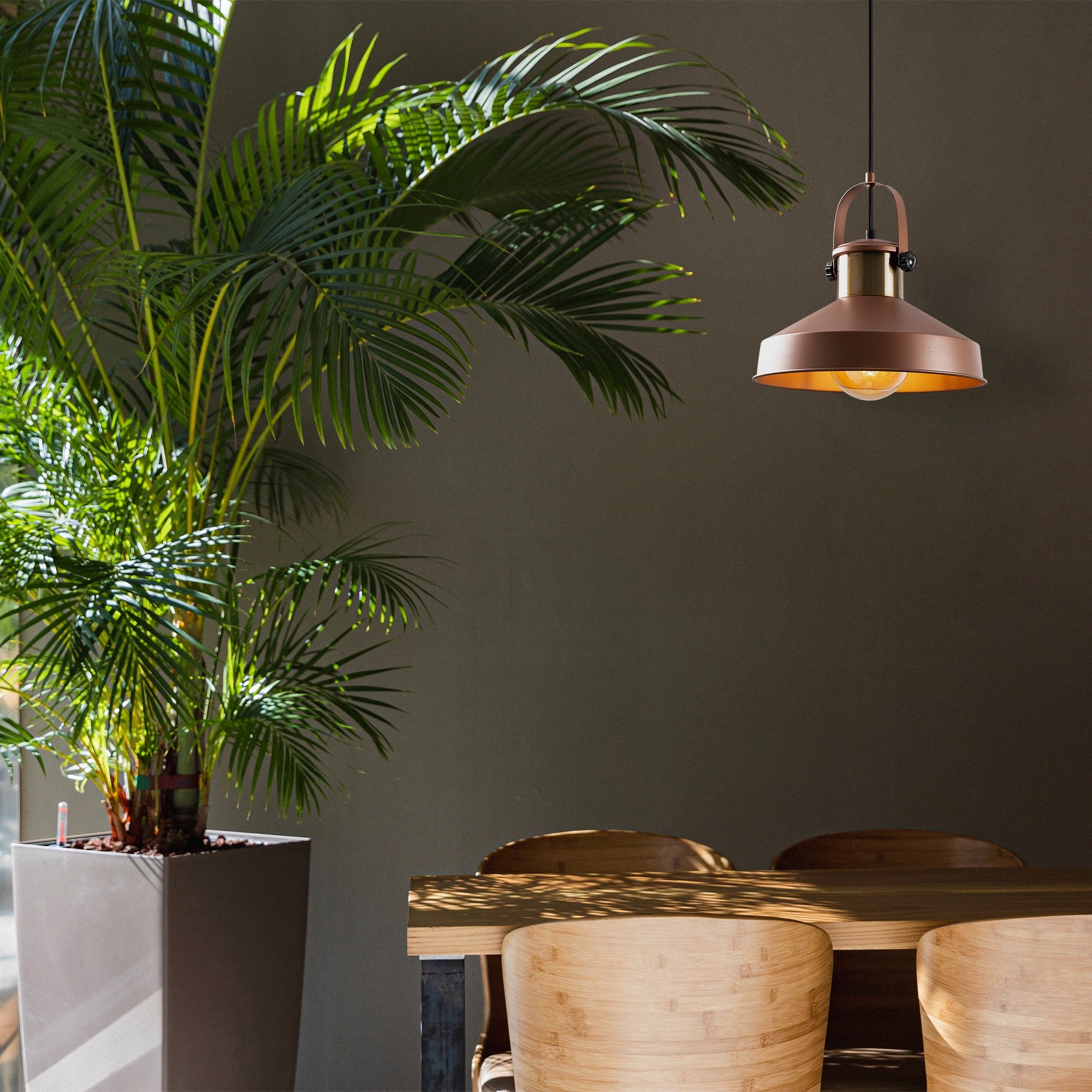 Candeeiro de Teto – 35 x 35 cm, altura 134 cm – Cobre – Metal