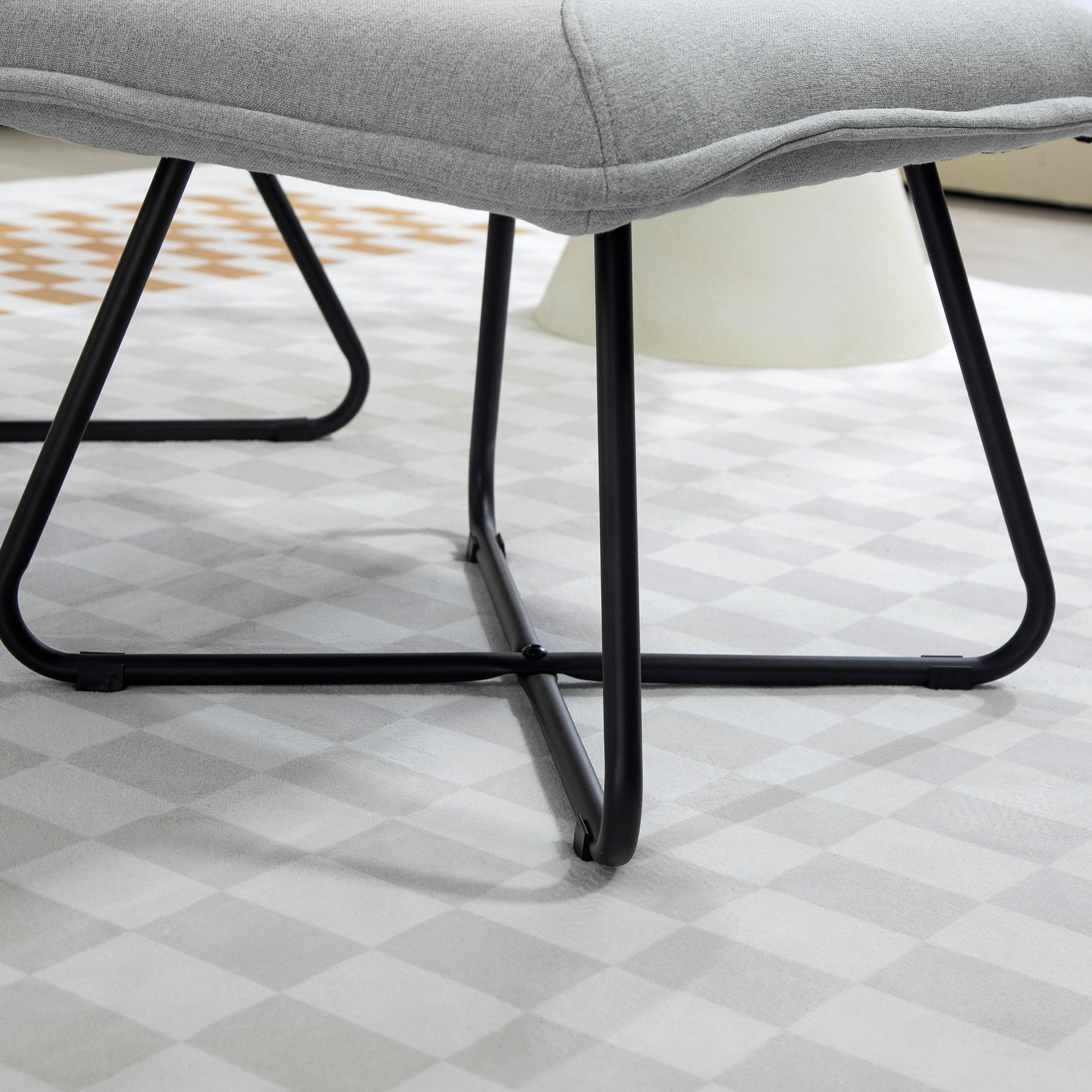 Poltrona de Sala de Estar – 68x81x89 cm – Cinza Claro – Tecido tipo linho com espuma e aço revestido a pó