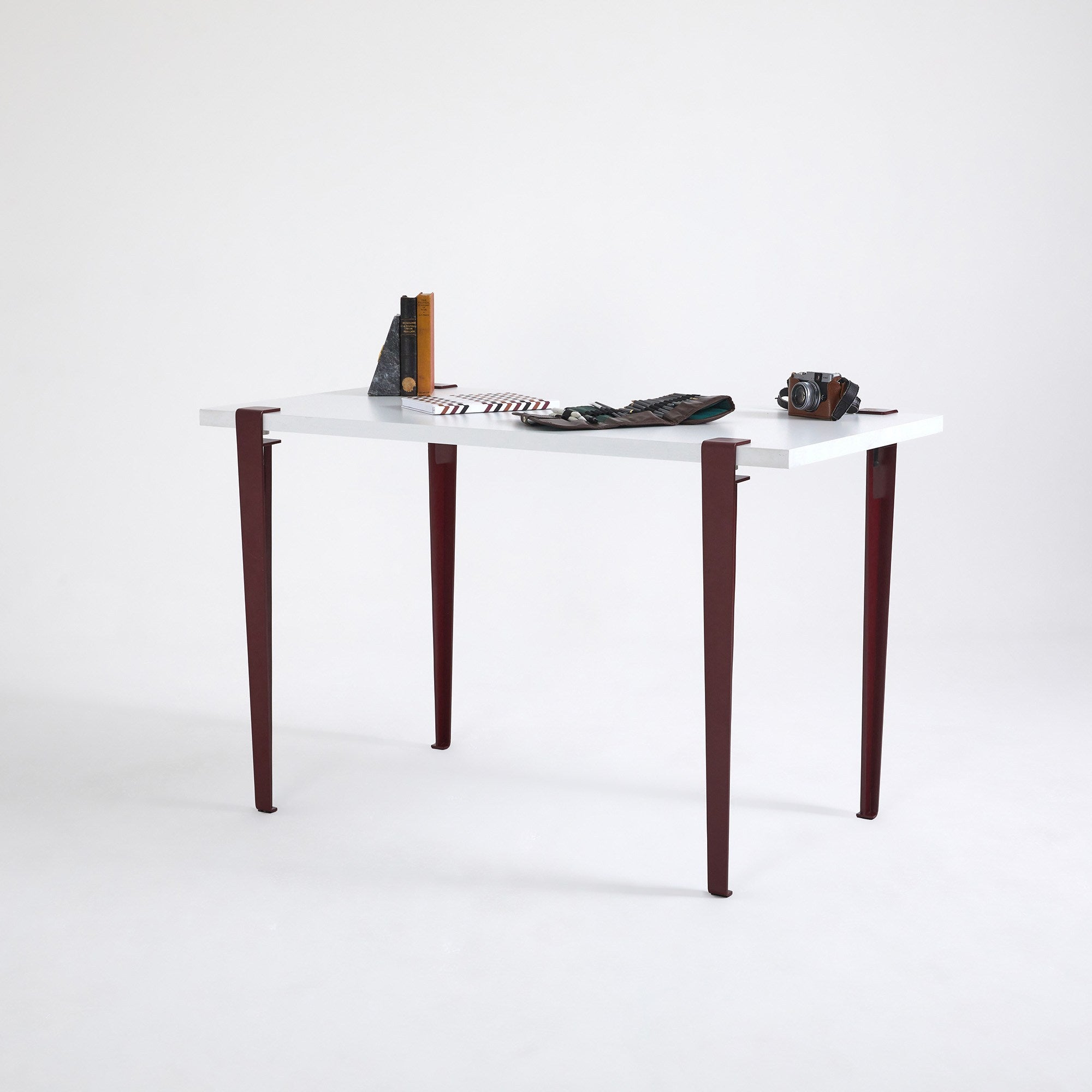Secretária de Estudo Branca e Bordô 120cm - Mesa Resistente para 4 Pessoas com Montagem Rápida