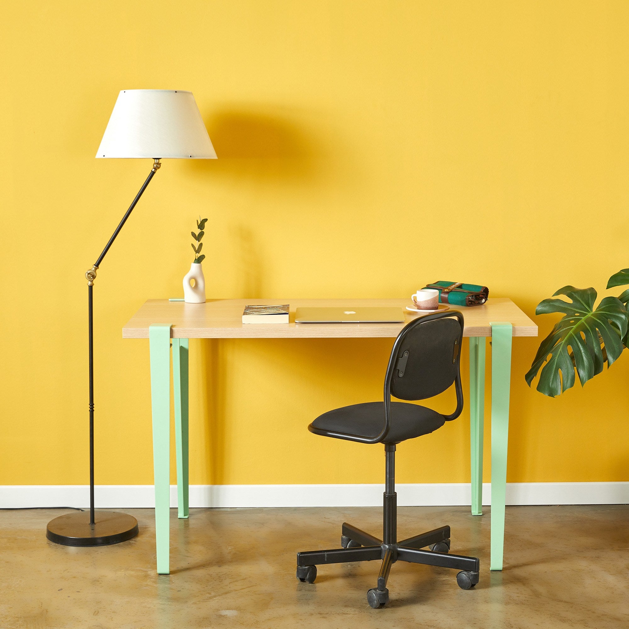 Mesa de Estudo Mint Green 120cm - Design Moderno com Pernas de Aço e Montagem Rápida para 4 Pessoas