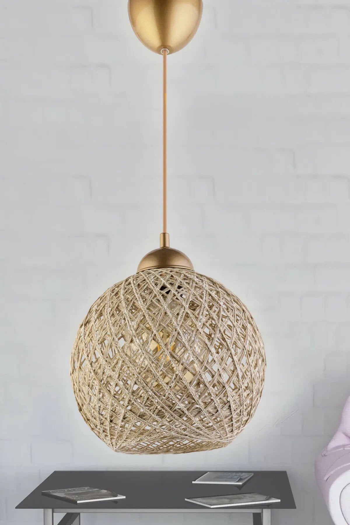 Candeeiro de Teto – 22 cm de Diâmetro x 54 cm de Altura – Prateado – Corpo de Plástico, Tampa de Algodão