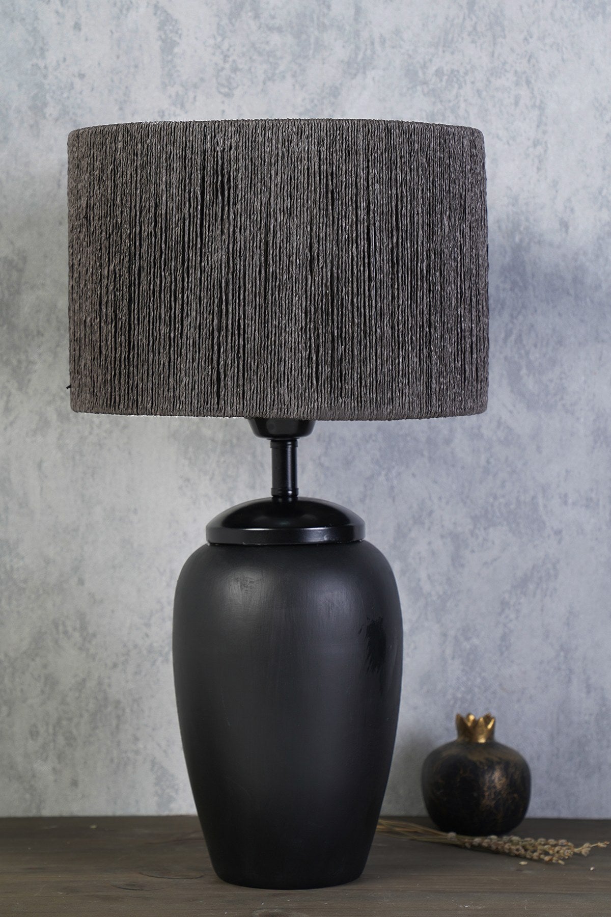 Candeeiro de Mesa – 60cm – Preto e Cinza – Metal e Algodão