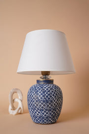 Candeeiro de Mesa de Cerâmica – 30 cm x 45 cm – Azul e Branco