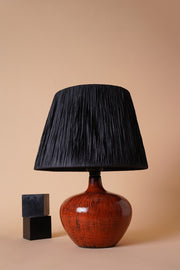 Candeeiro de Mesa – 30 cm x 40 cm – Preto e Vermelho – Cerâmica