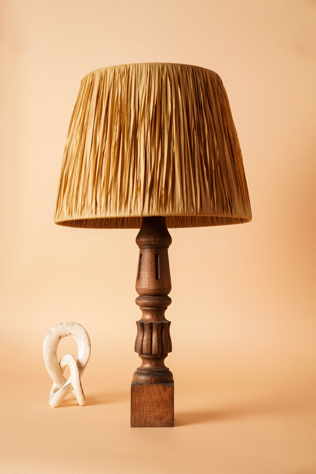 Candeeiro de Mesa – 33 cm x 58 cm – Marrom – Madeira