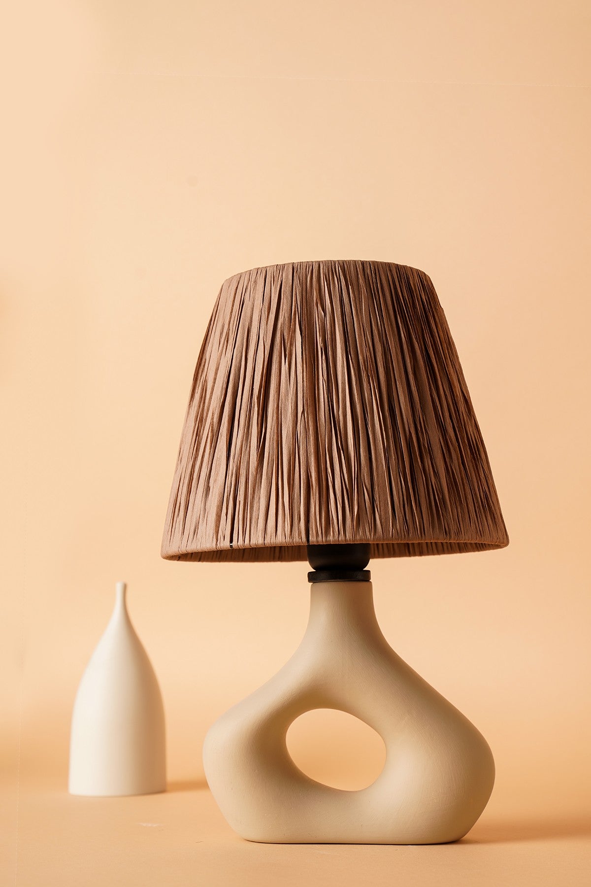 Candeeiro de mesa – 24 cm x 40 cm – Bege – Cerâmica