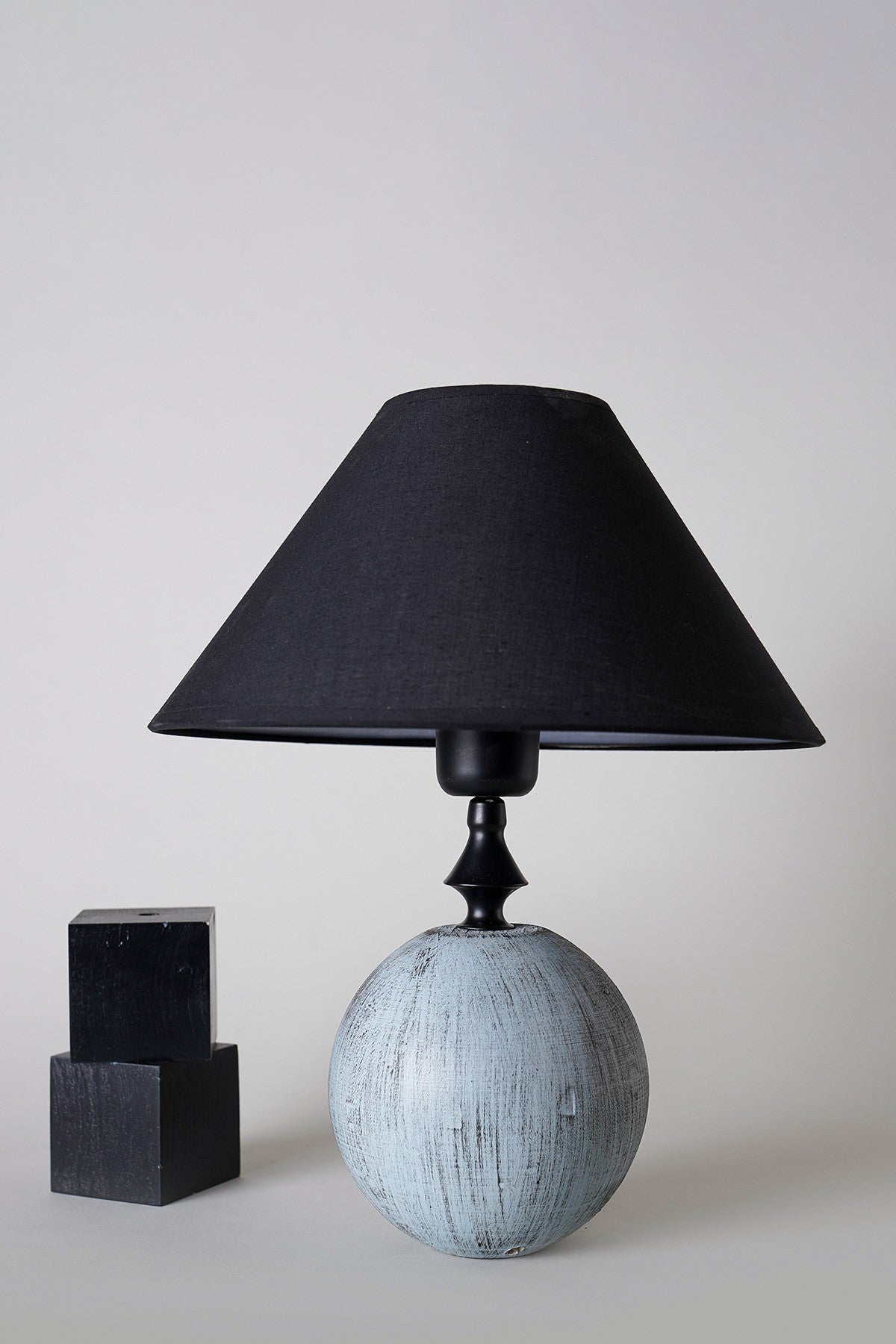 Candeeiro de Mesa de Cerâmica – 30 cm x 40 cm – Azul e Preto