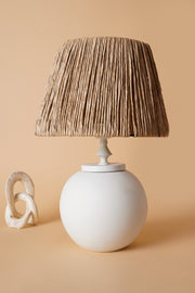 Candeeiro de Mesa – 46 cm x 30 cm – Branco e Carvalho – Cerâmica
