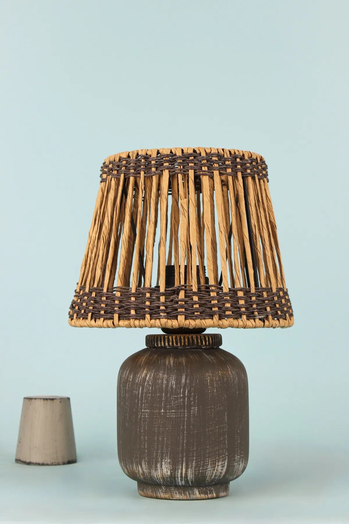 Candeeiro de Mesa de Cerâmica – 30 cm – Cinza – Cerâmica e Ráfia