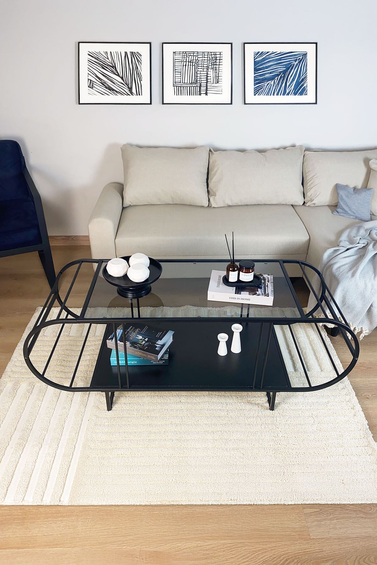 Mesa de Centro – 145cm x 47cm x 50cm – Preto e Fumê – Chipboard e Vidro