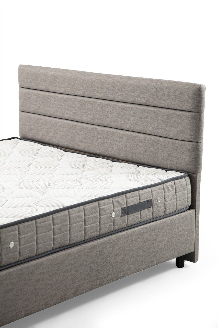 Colchão de casal, base e cabeceira – 150 cm x 200 cm – Cinza claro – Painéis de partículas