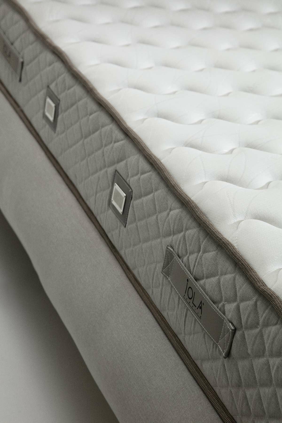 Colchão – 150 cm x 200 cm – Cinza – Polipropileno e Poliéster