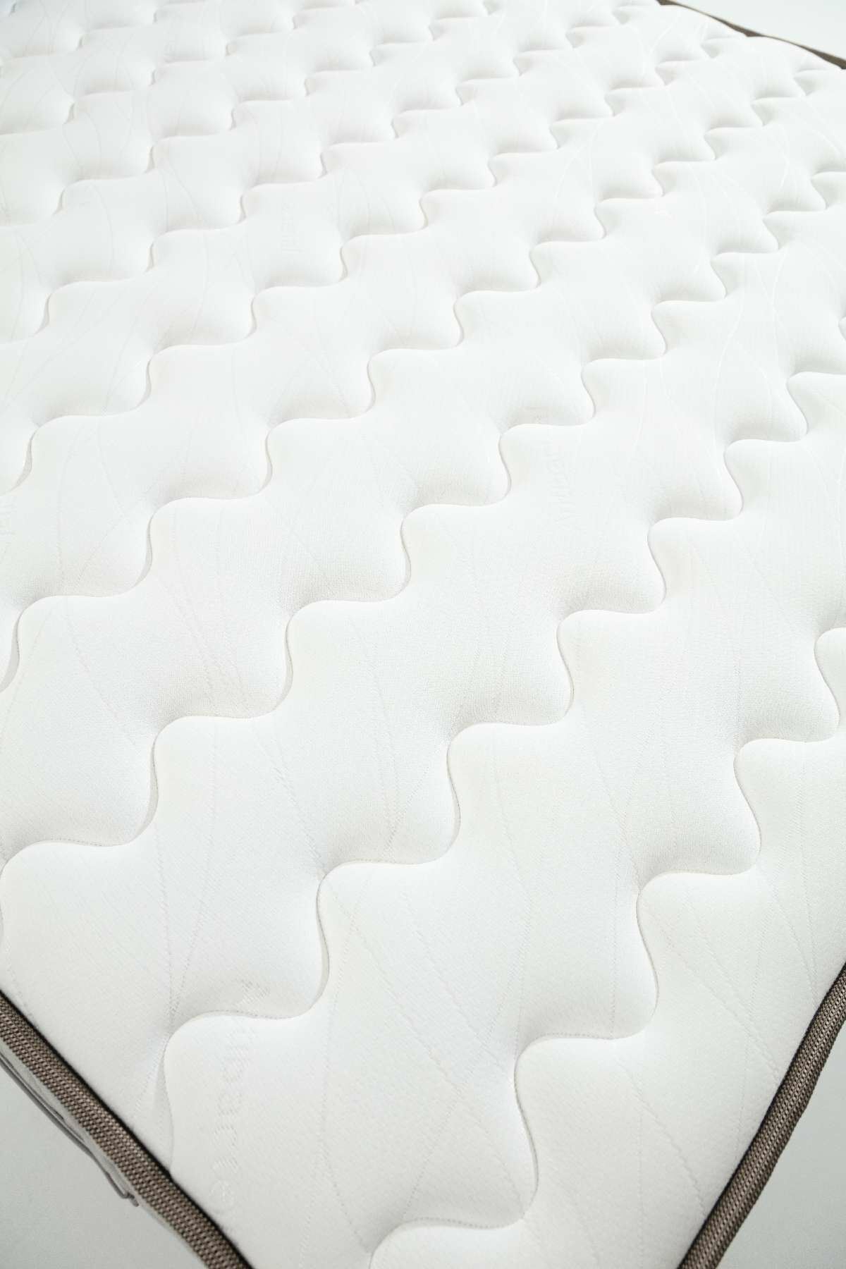 Colchão – 150 cm x 200 cm – Cinza – Polipropileno e Poliéster