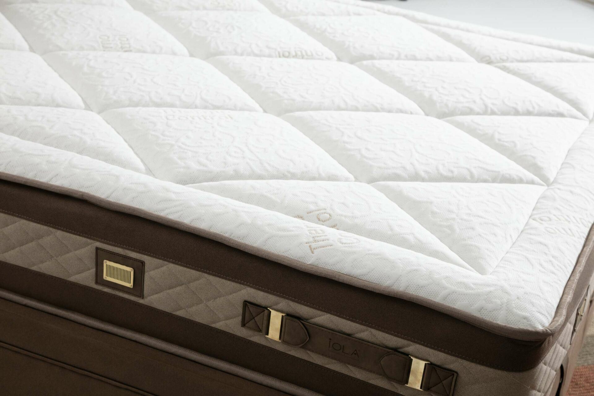 Colchão – 160 cm x 200 cm – Marrom – 100% poliéster
