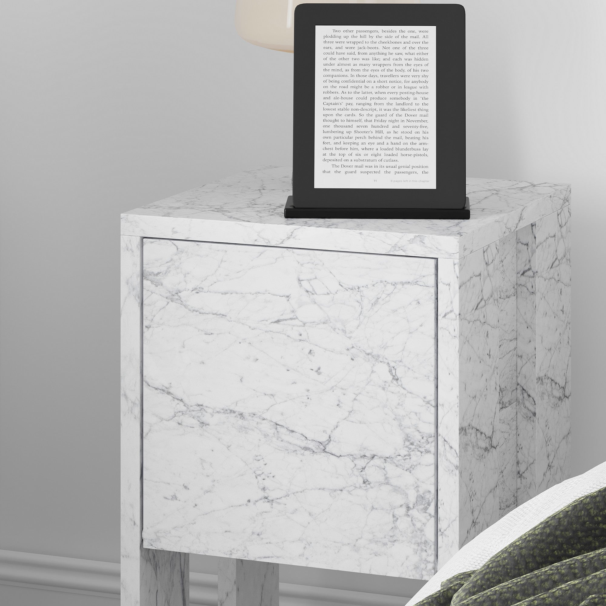 Mesa de cabeceira em mármore de Carrara – 30 cm x 55 cm x 30 cm