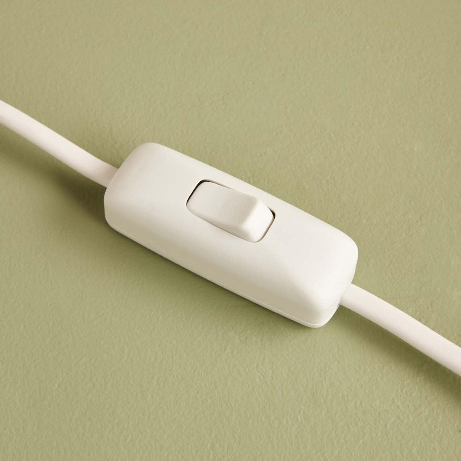 Candeeiro de Mesa – 45 cm – Bege, Dourado – Tecido e Metal