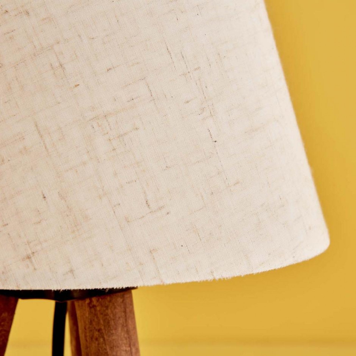 Candeeiro de Mesa de Tecido – 32 cm – Creme – Madeira