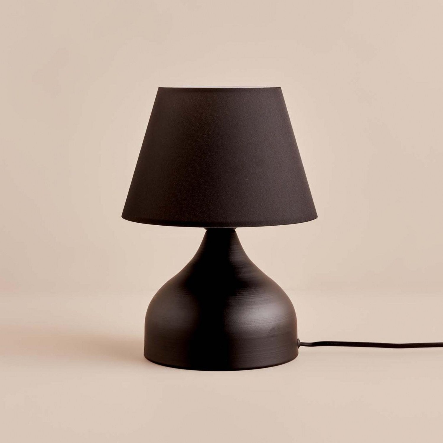 Candeeiro de Mesa – 32 cm – Preto – Tecido e Metal