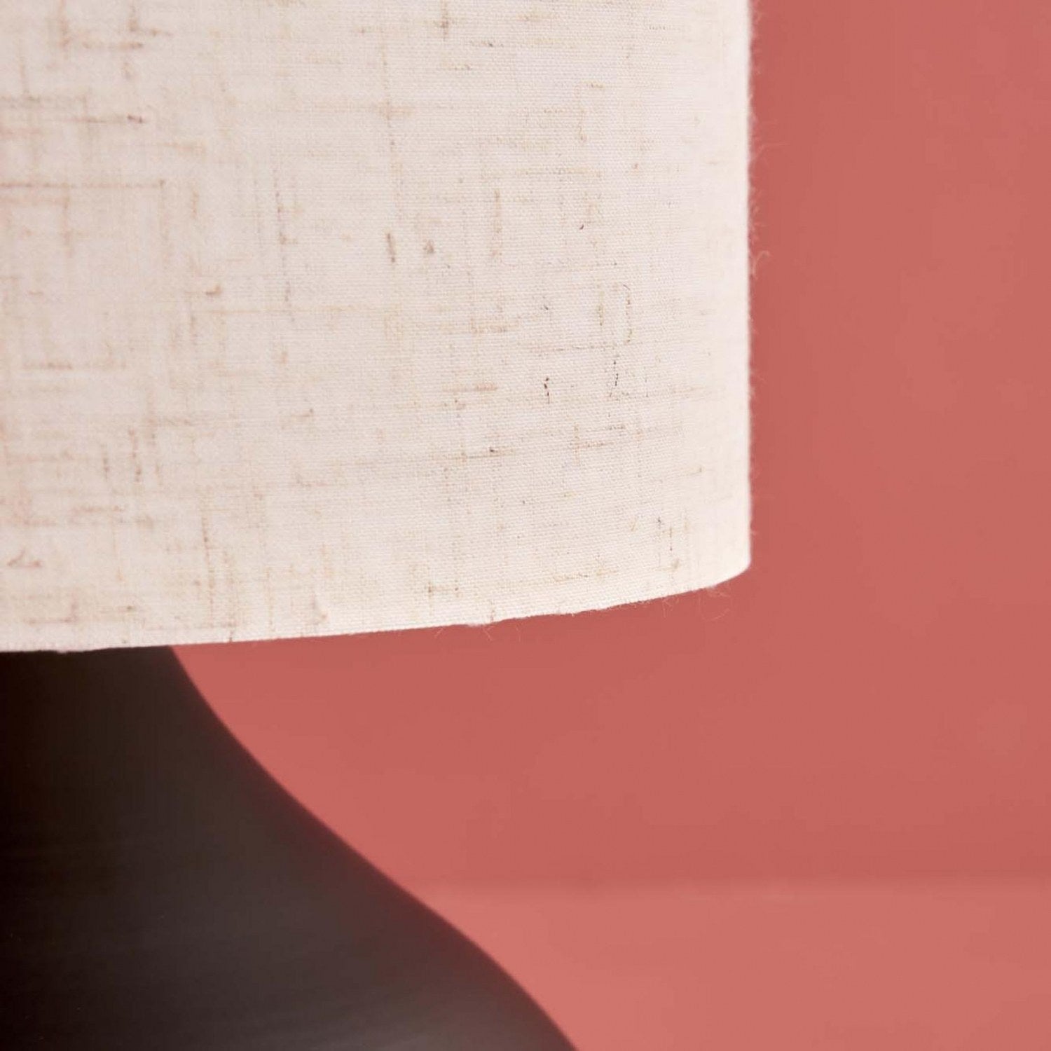 Candeeiro de Mesa – 32 cm – Preto e Creme – Tecido e Metal