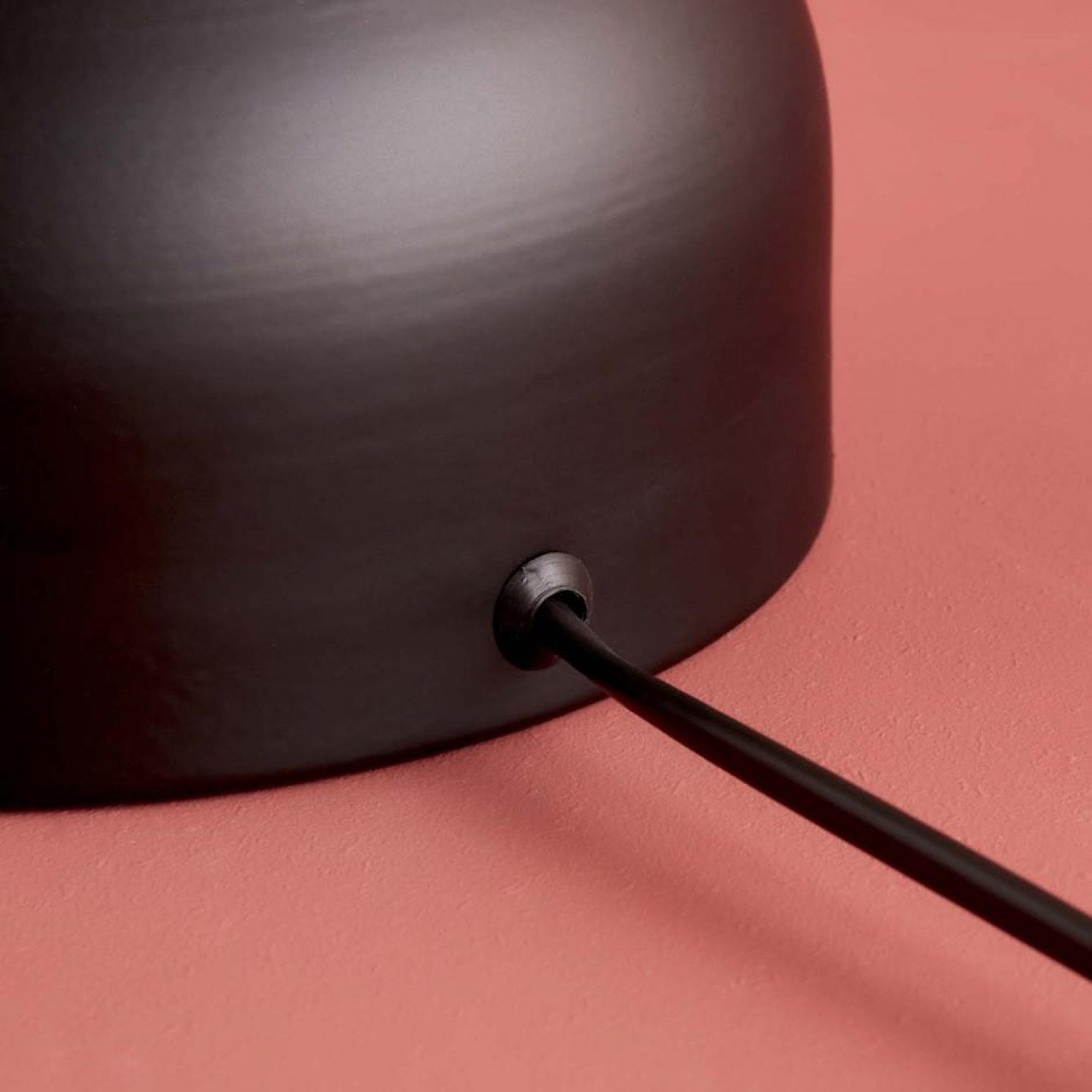 Candeeiro de Mesa – 32 cm – Preto e Creme – Tecido e Metal