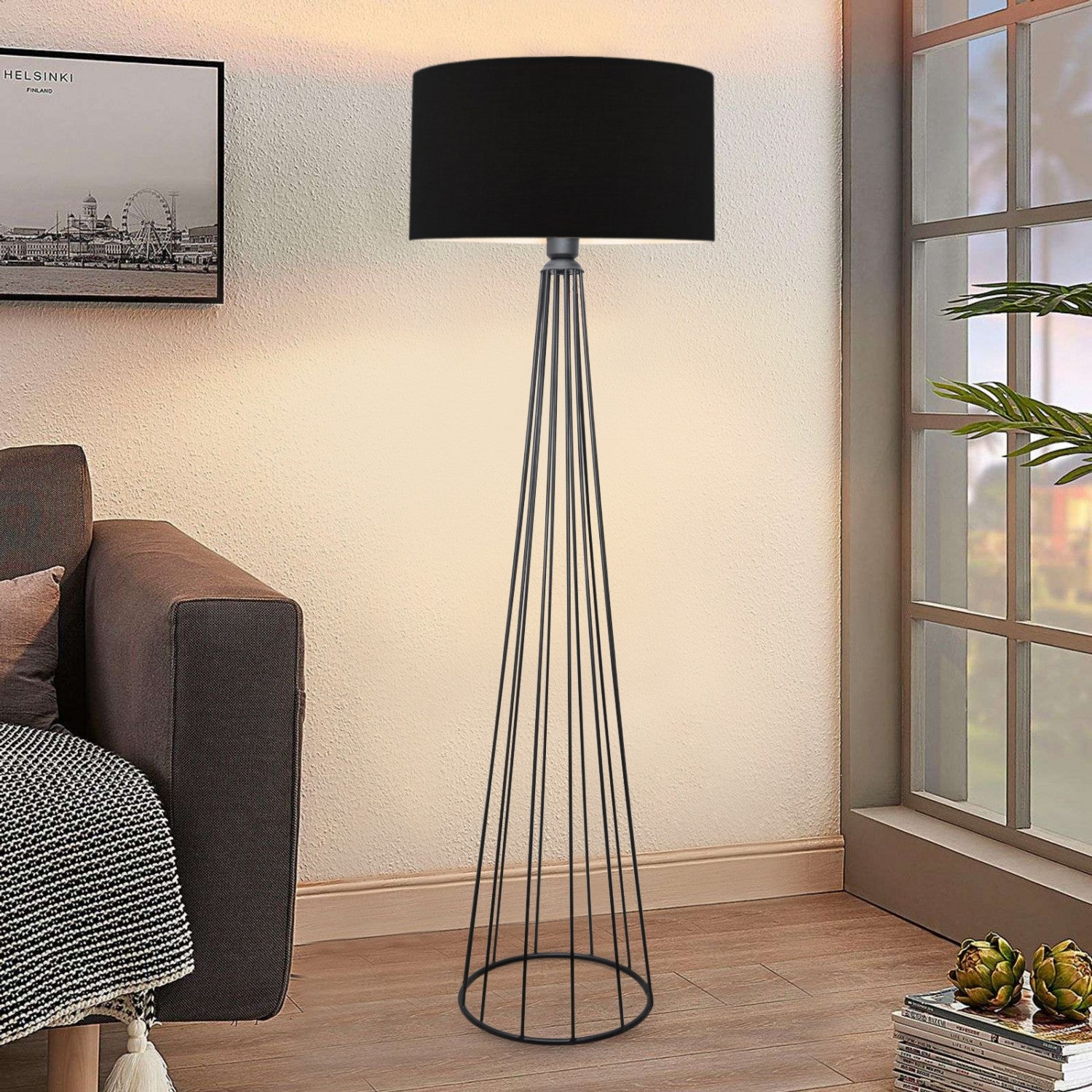 Candeeiro de Pé – 155 cm de altura – Preto – Metal