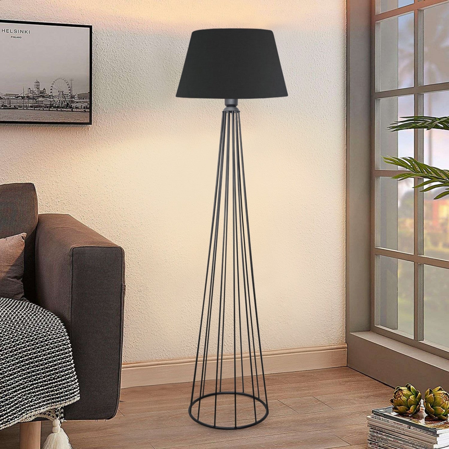 Candeeiro de Pé – 155 cm – Preto – Metal