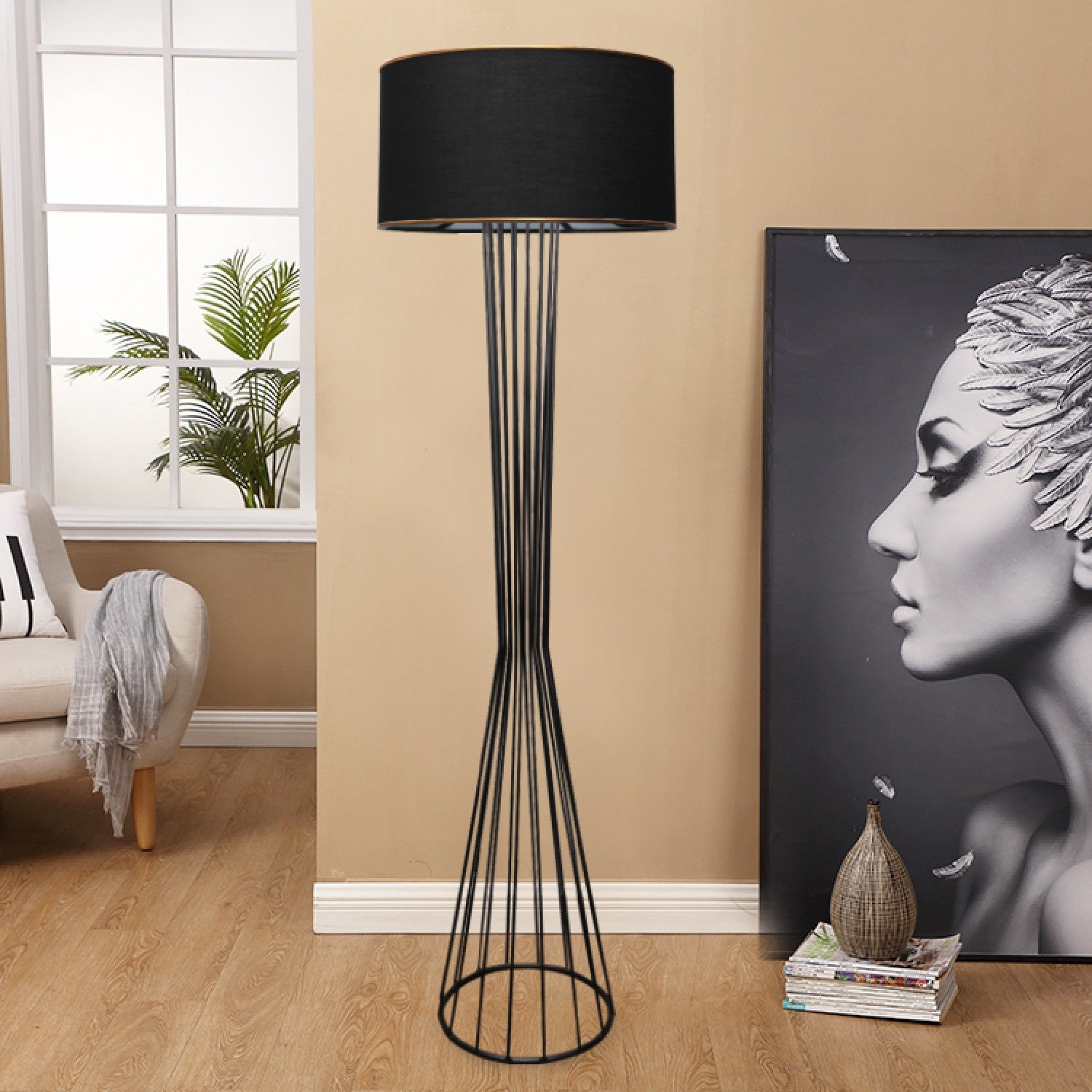 Candeeiro de Pé – 155 cm de altura – Preto – Metal