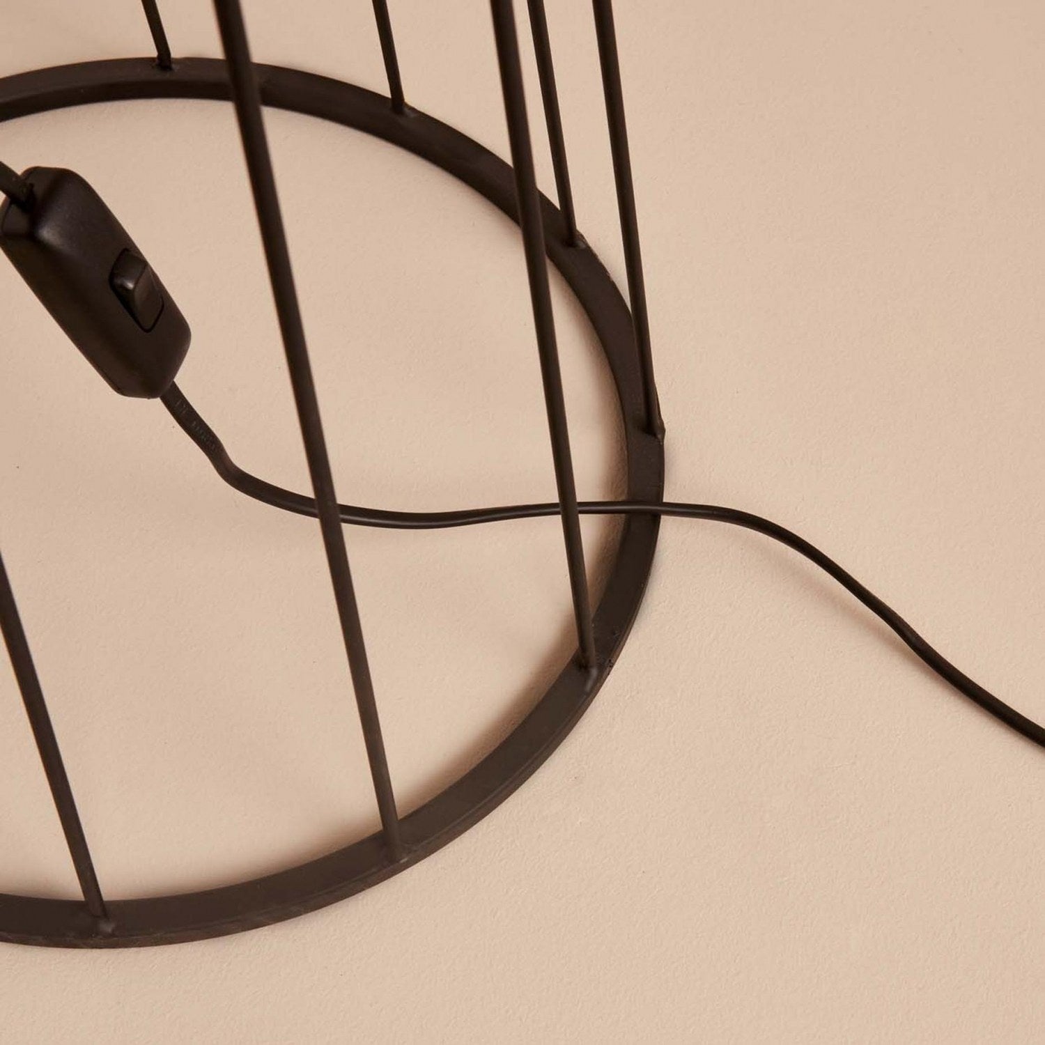 Candeeiro de Pé – 144 cm – Preto – Metal