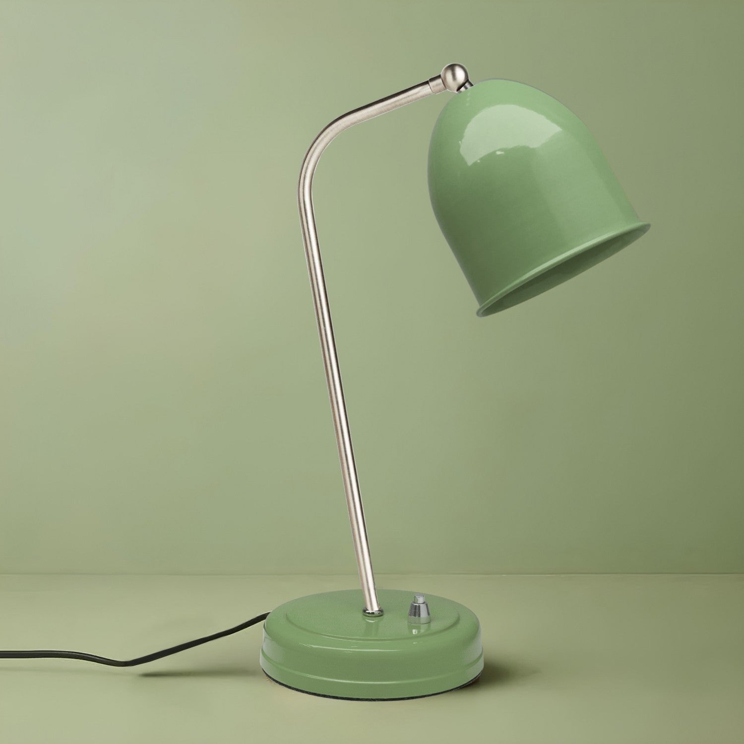 Candeeiro de Mesa – 39 cm – Verde – Metal
