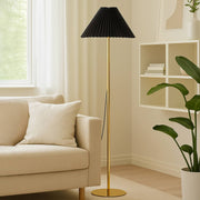 Candeeiro de Pé – 150 cm – Preto e Dourado – Metal e PVC
