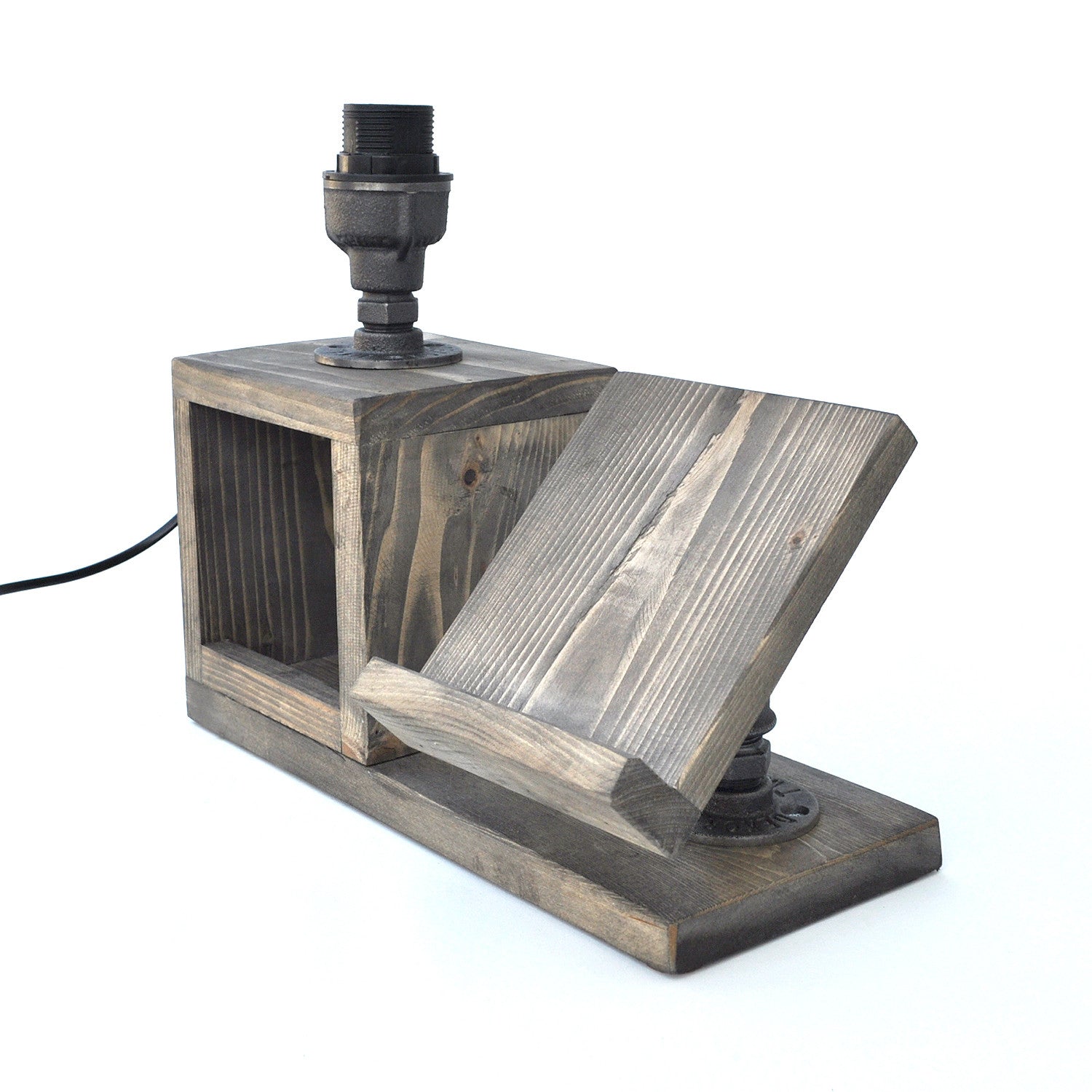 Candeeiro de Mesa – 33 x 24 x 13 cm – Preto – Ferro