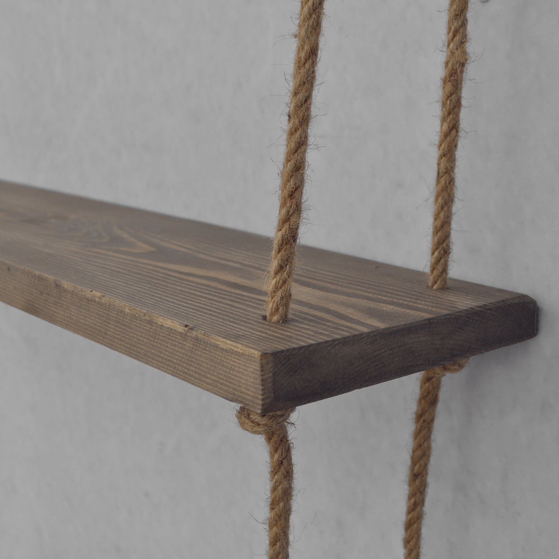Prateleira de parede 60cm x 60cm x 14cm – Nogueira – Madeira