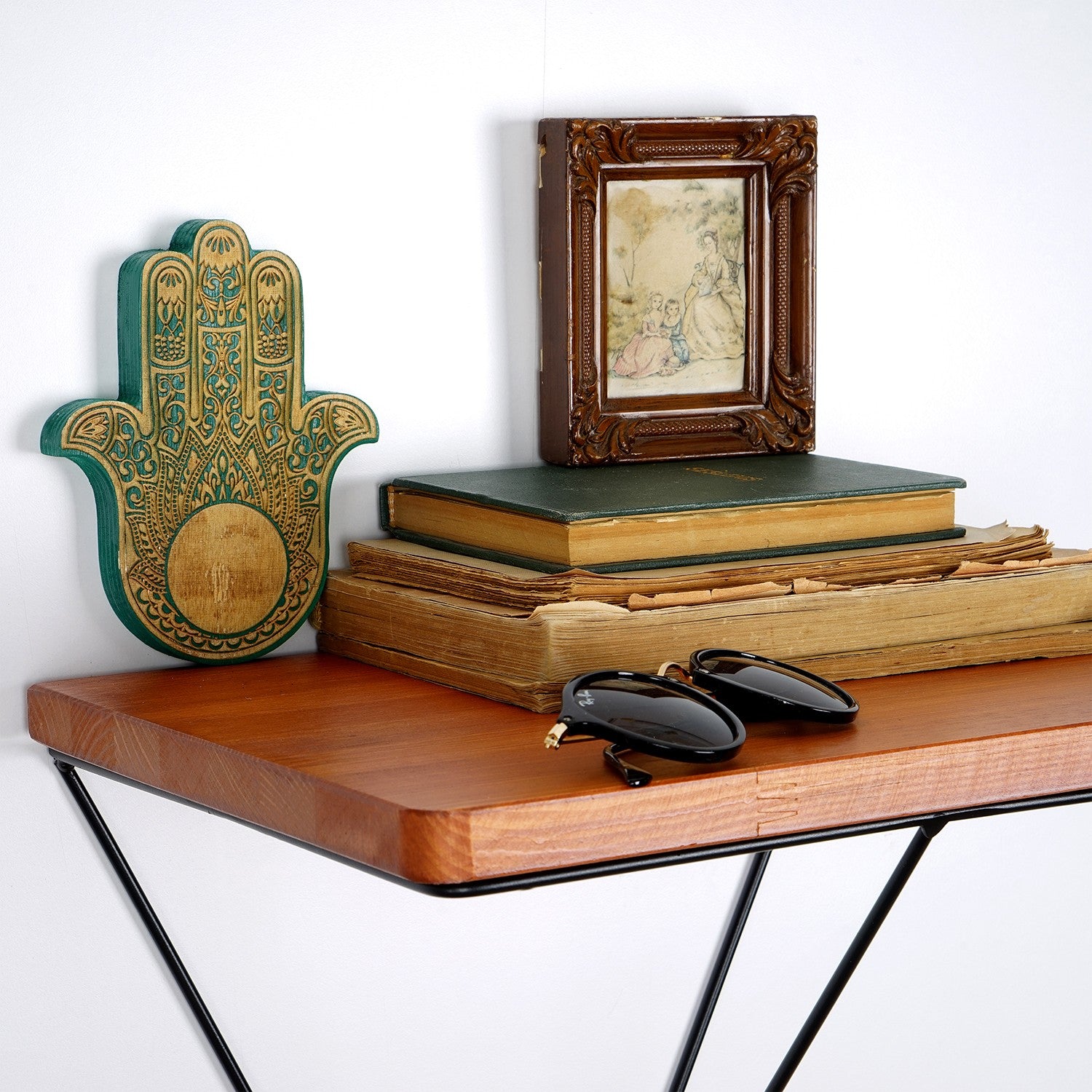Prateleira decorativa de parede de madeira – 33 cm x 33 cm x 28 cm – Nogueira e Preto – Madeira de pinho