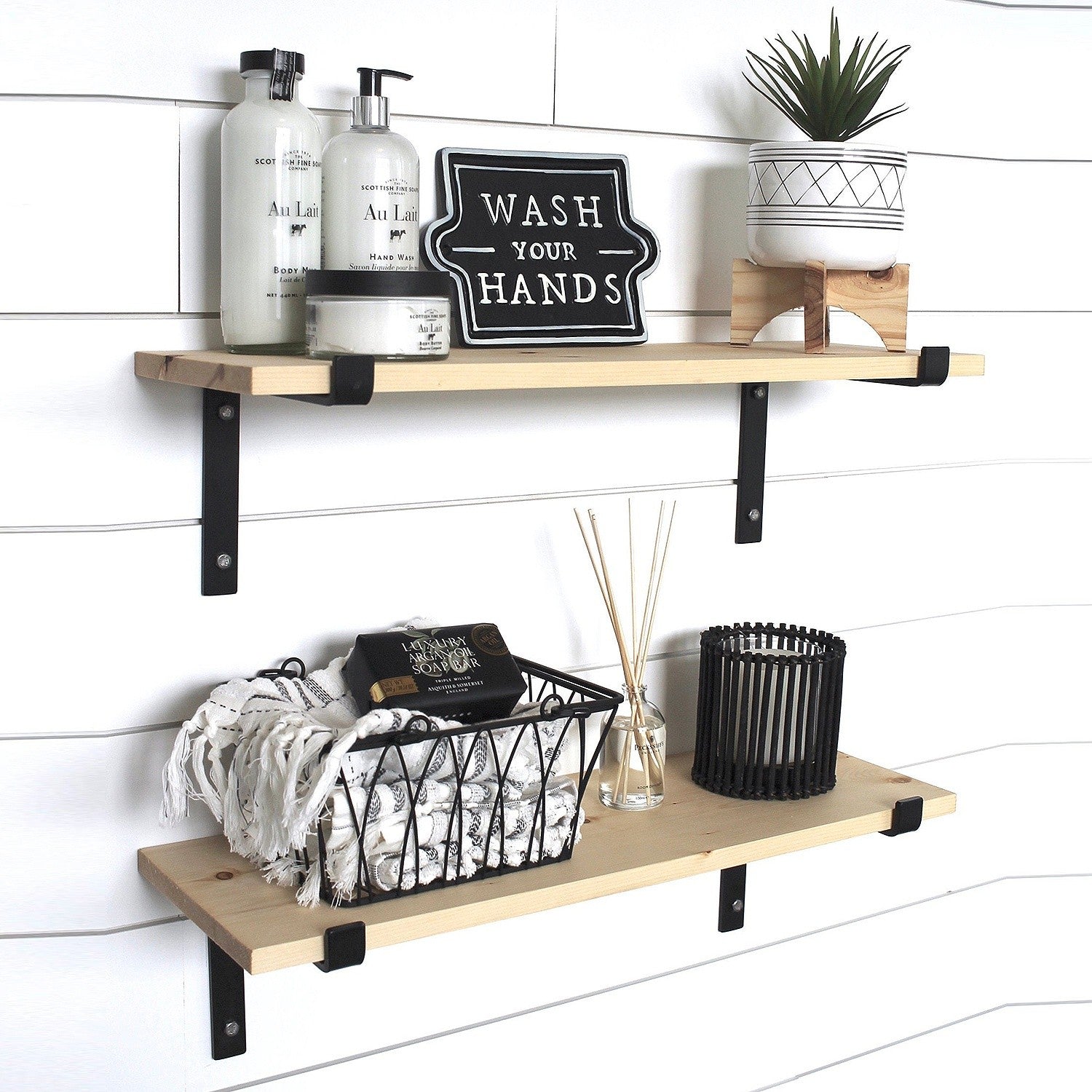 Prateleira decorativa de parede em madeira – 60 cm x 16 cm x 14 cm – Preto e Nogueira – Madeira de Abeto e Metal