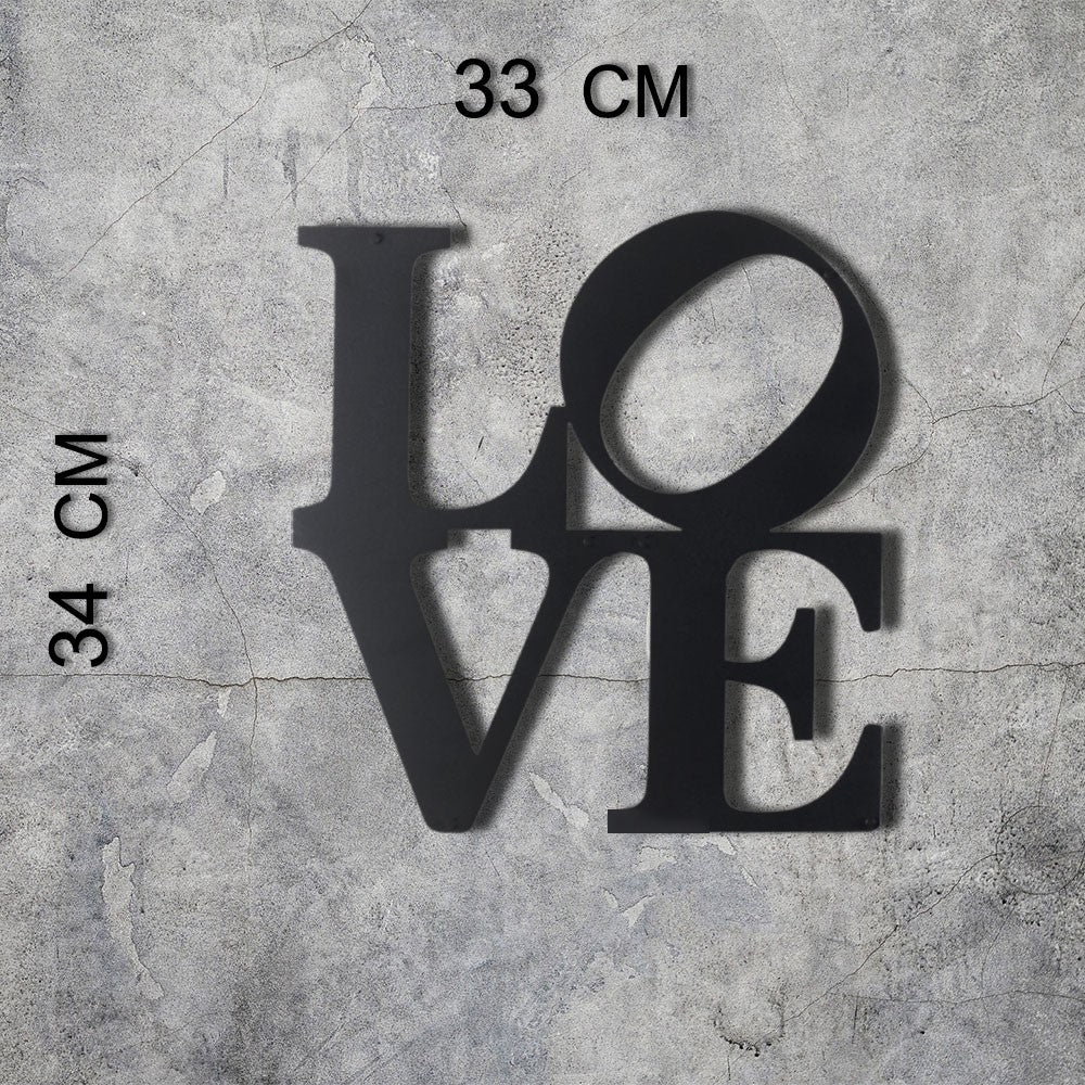 Acessório Decorativo de Parede "Love" em Metal Preto - 33x34cm