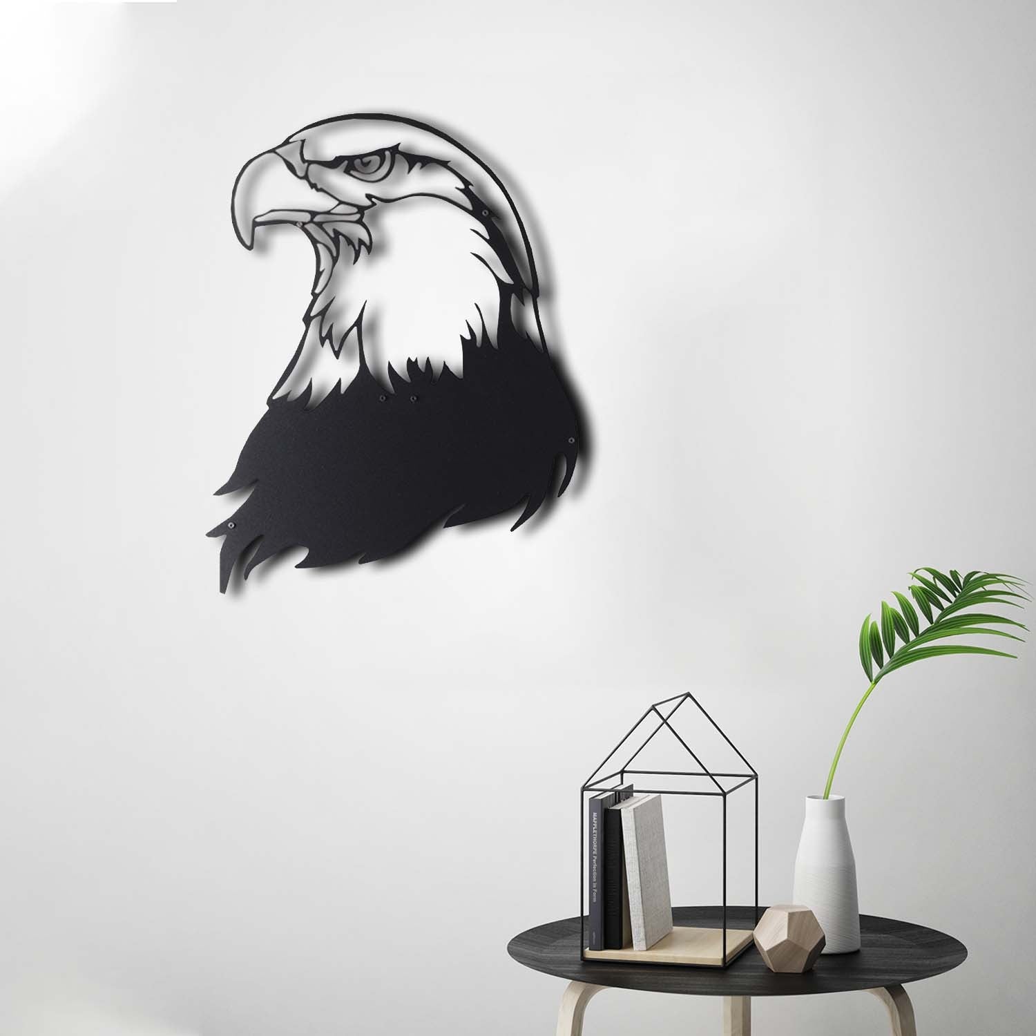 Águia Nobre - Acessório Decorativo de Parede em Metal Preto 38x44cm