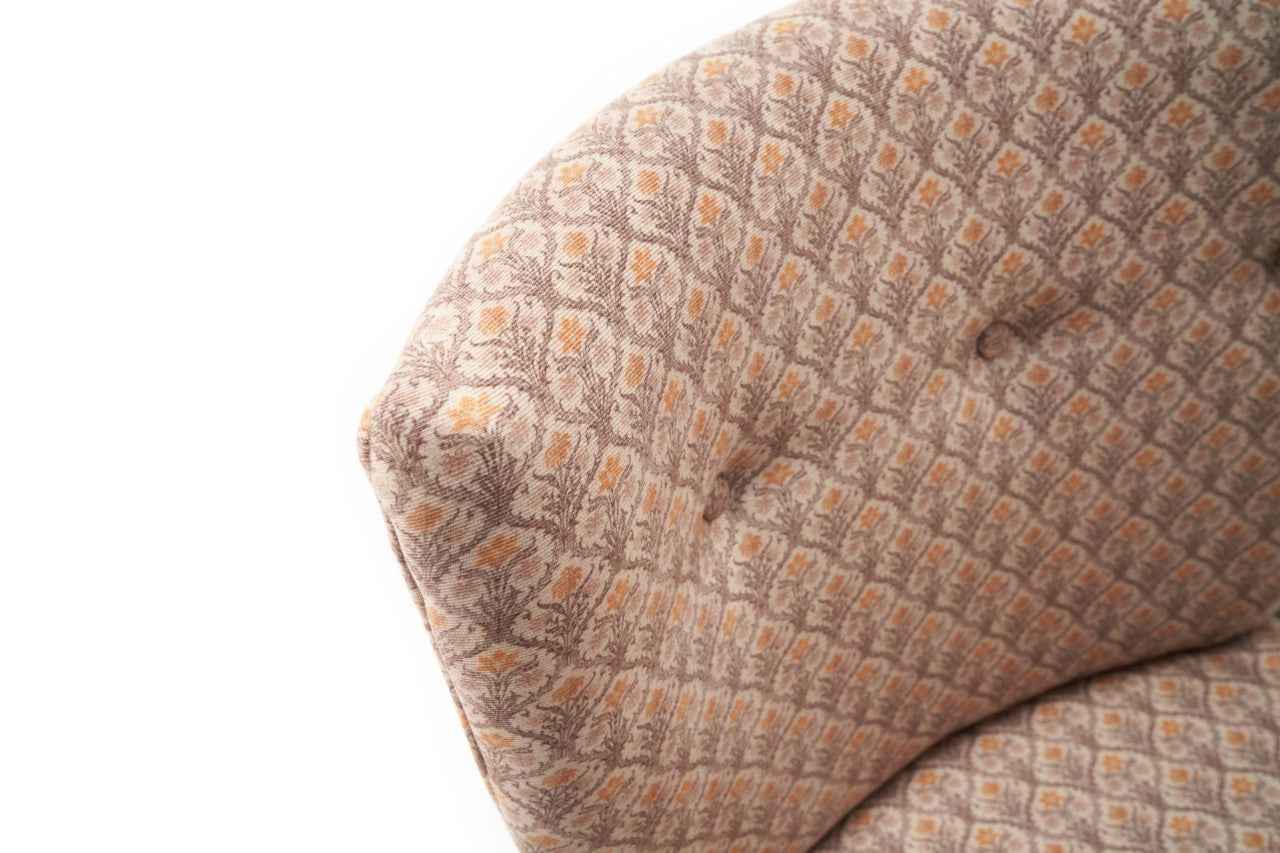 Poltrona Elegante – 65x80x65 cm – 100% Poliéster – Madeira de Carpa
